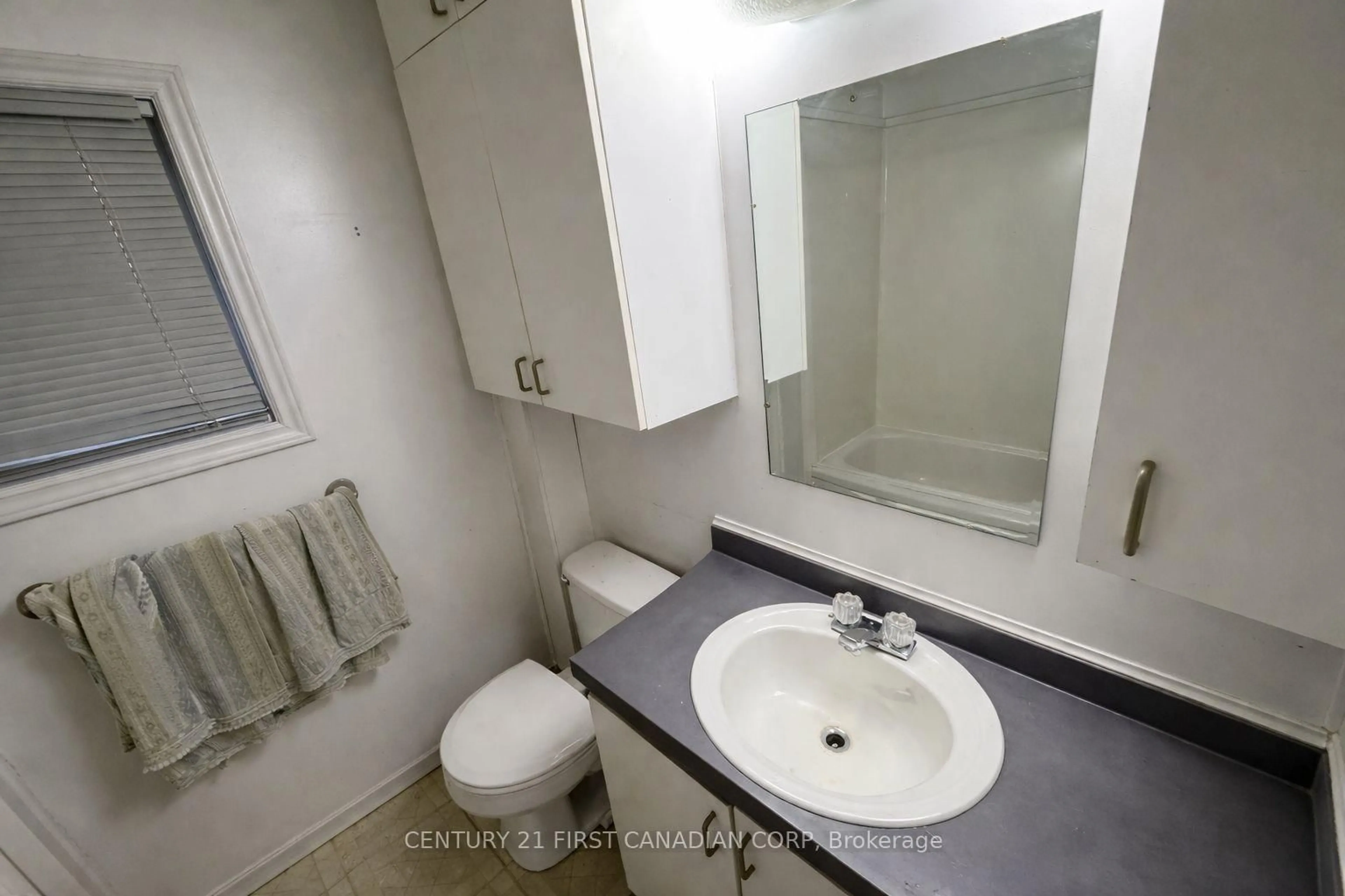 Standard bathroom, unknown for 239 Riverside Dr, London North Ontario N6H 1E7