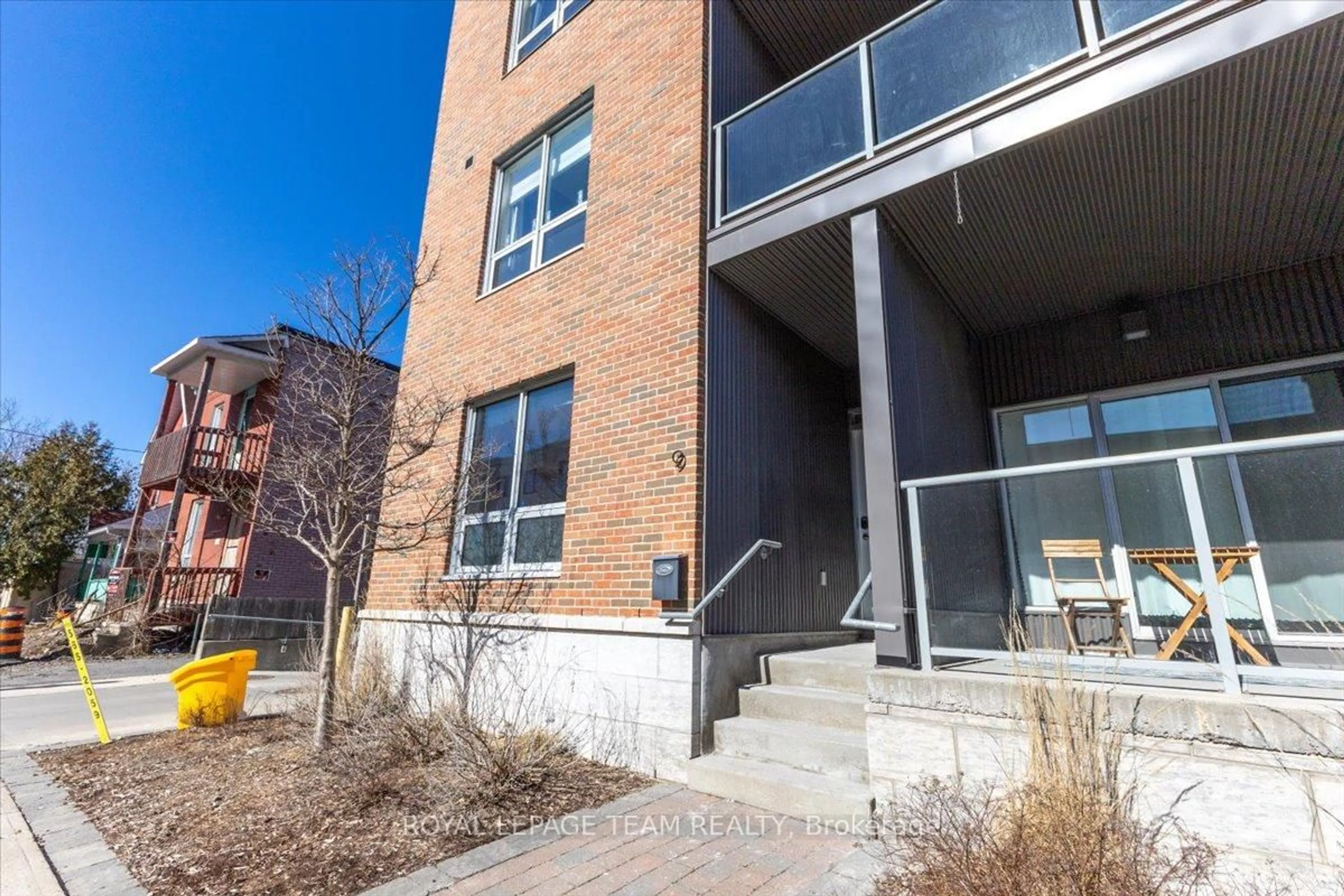 Patio, unknown for 9 Balsam St, Ottawa Ontario K1R 7K6