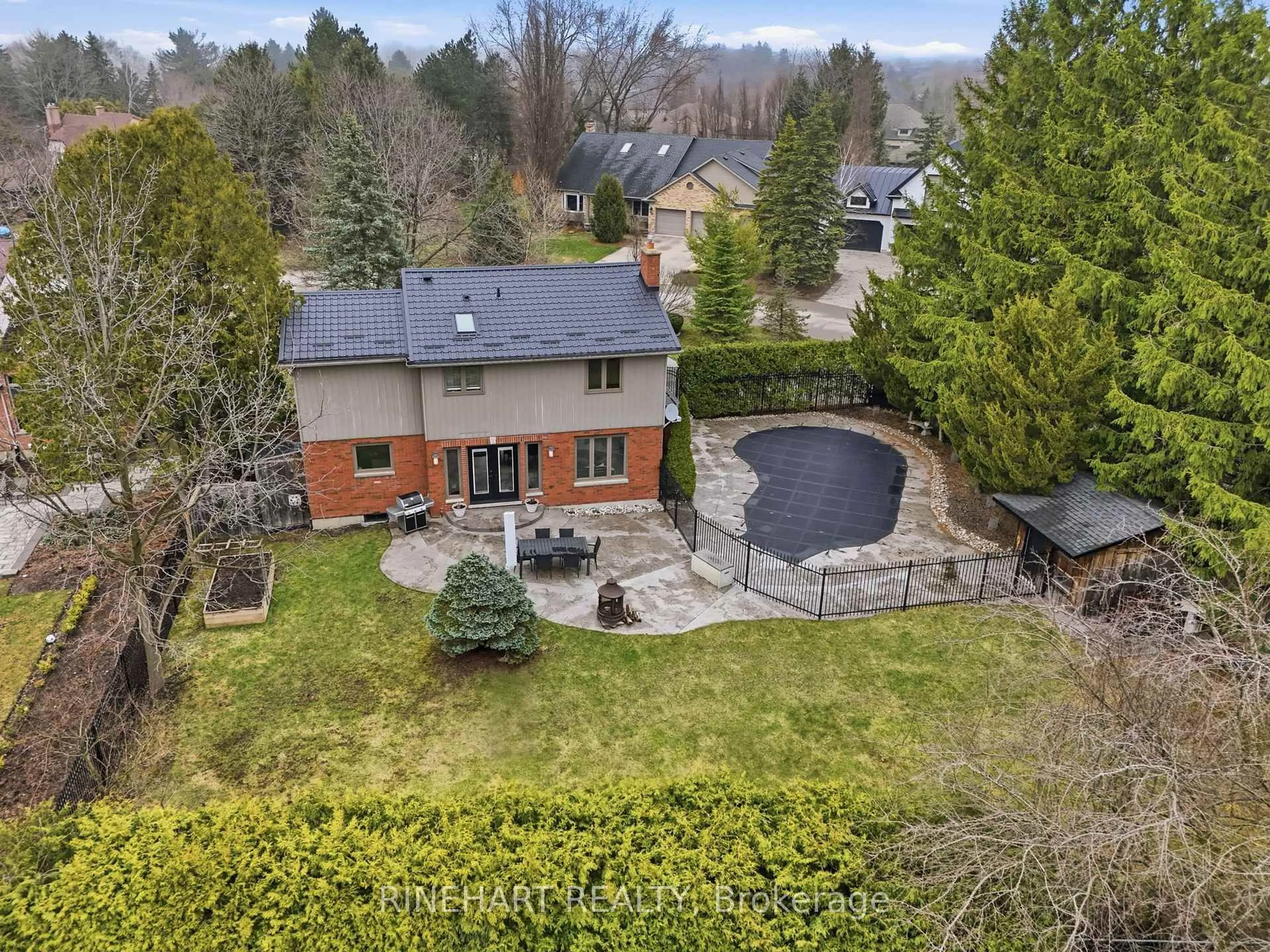 A pic from outside/outdoor area/front of a property/back of a property/a pic from drone, unknown for 36 Redford Rd, London North Ontario N5X 3V5
