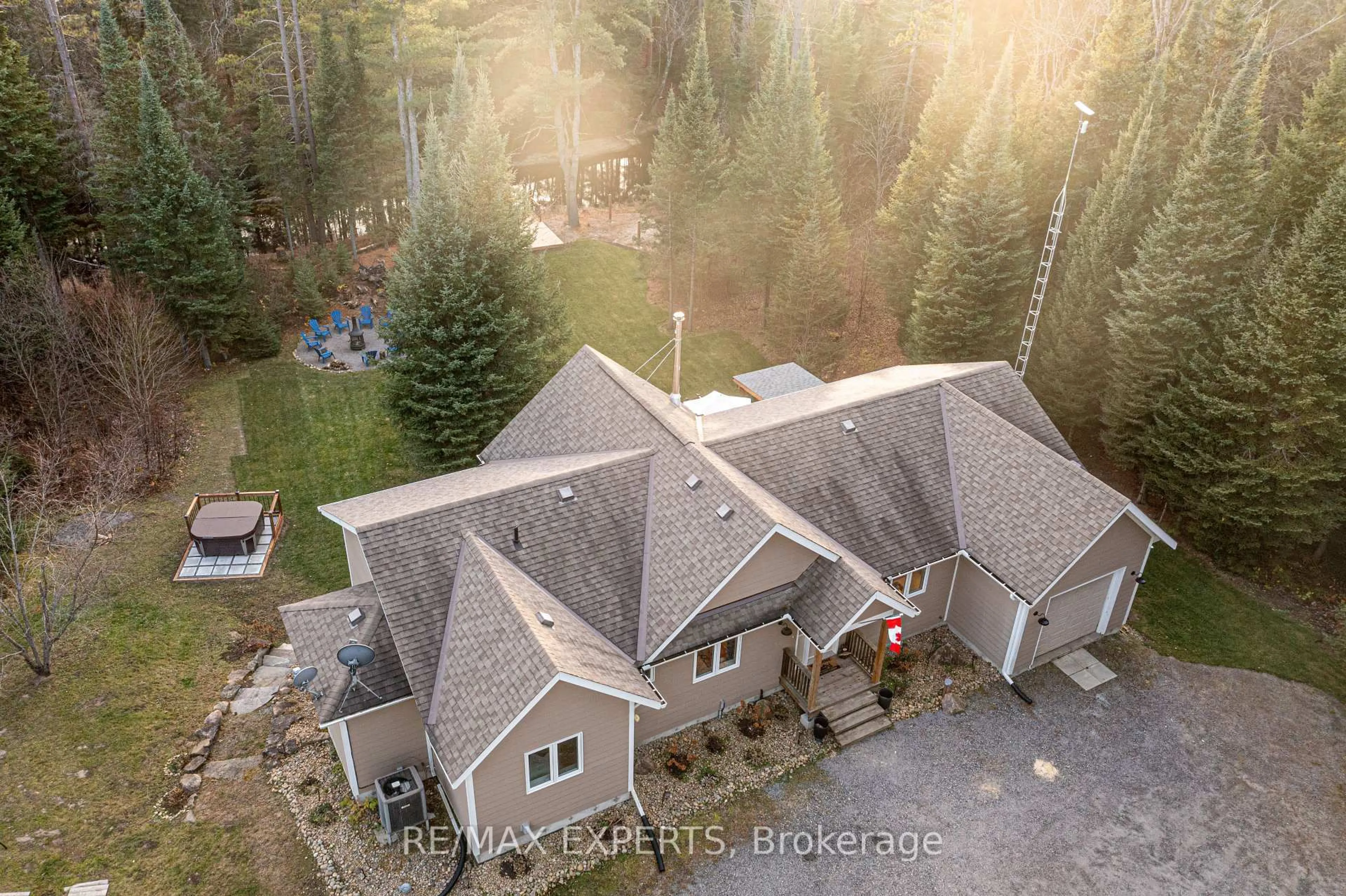 A pic from outside/outdoor area/front of a property/back of a property/a pic from drone, unknown for 1216 Miriam Dr, Bracebridge Ontario P1L 1X1