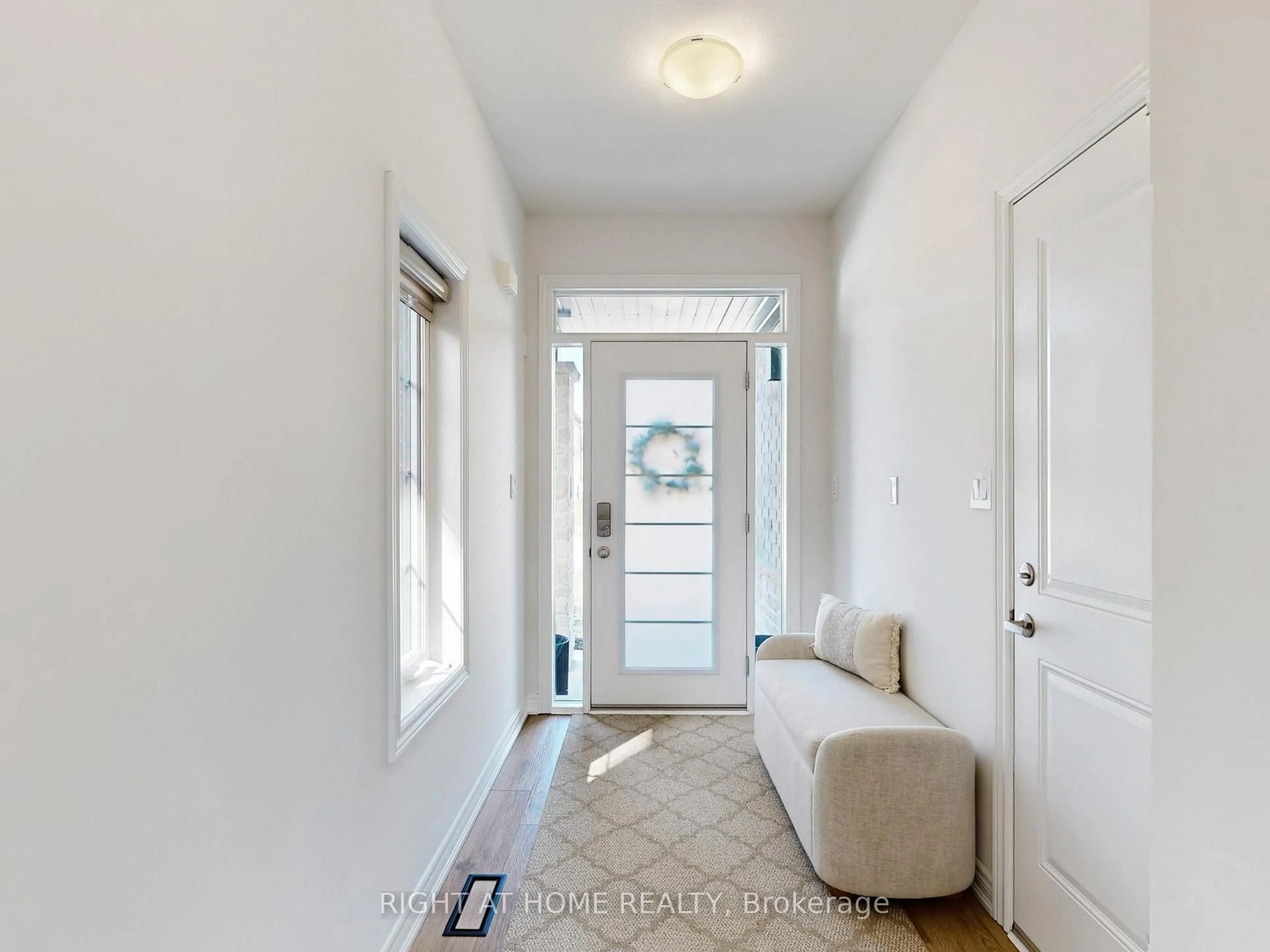Indoor entryway for 39 Baker Lane, Brant Ontario N3L 0J7