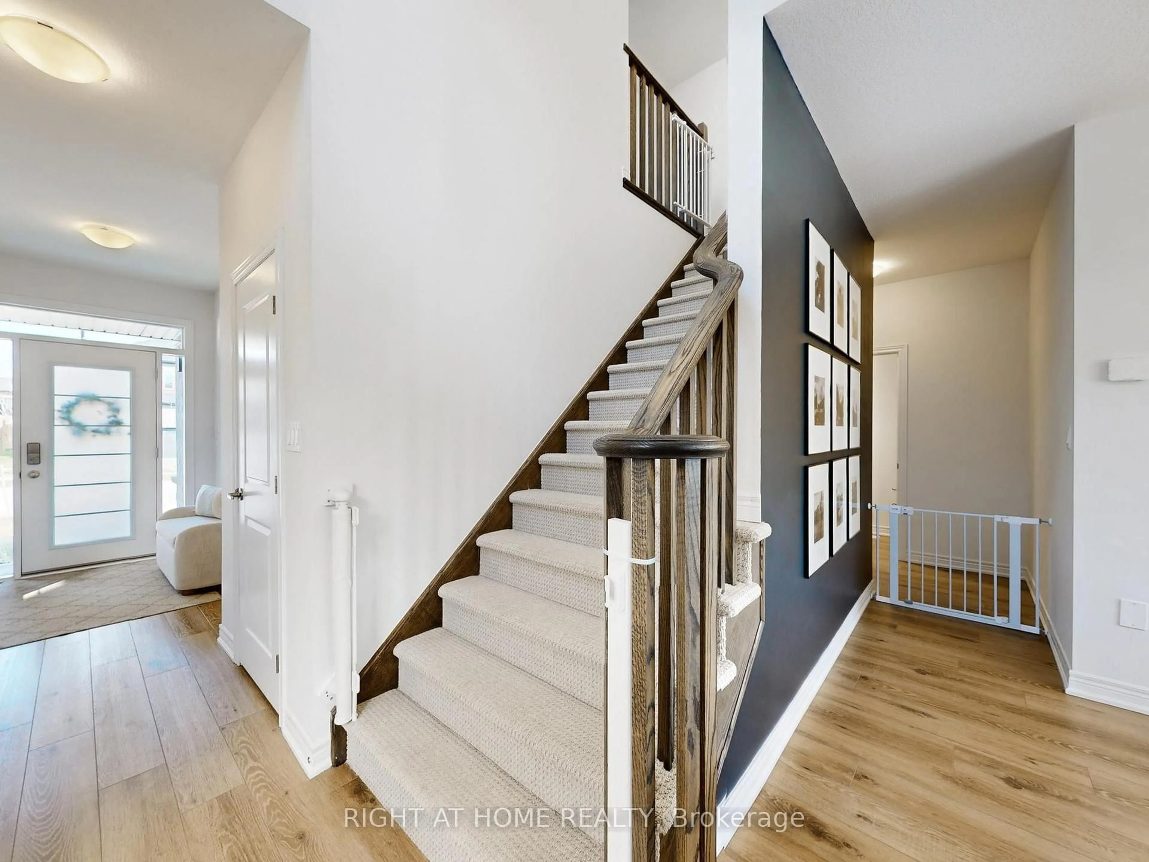 Indoor entryway for 39 Baker Lane, Brant Ontario N3L 0J7