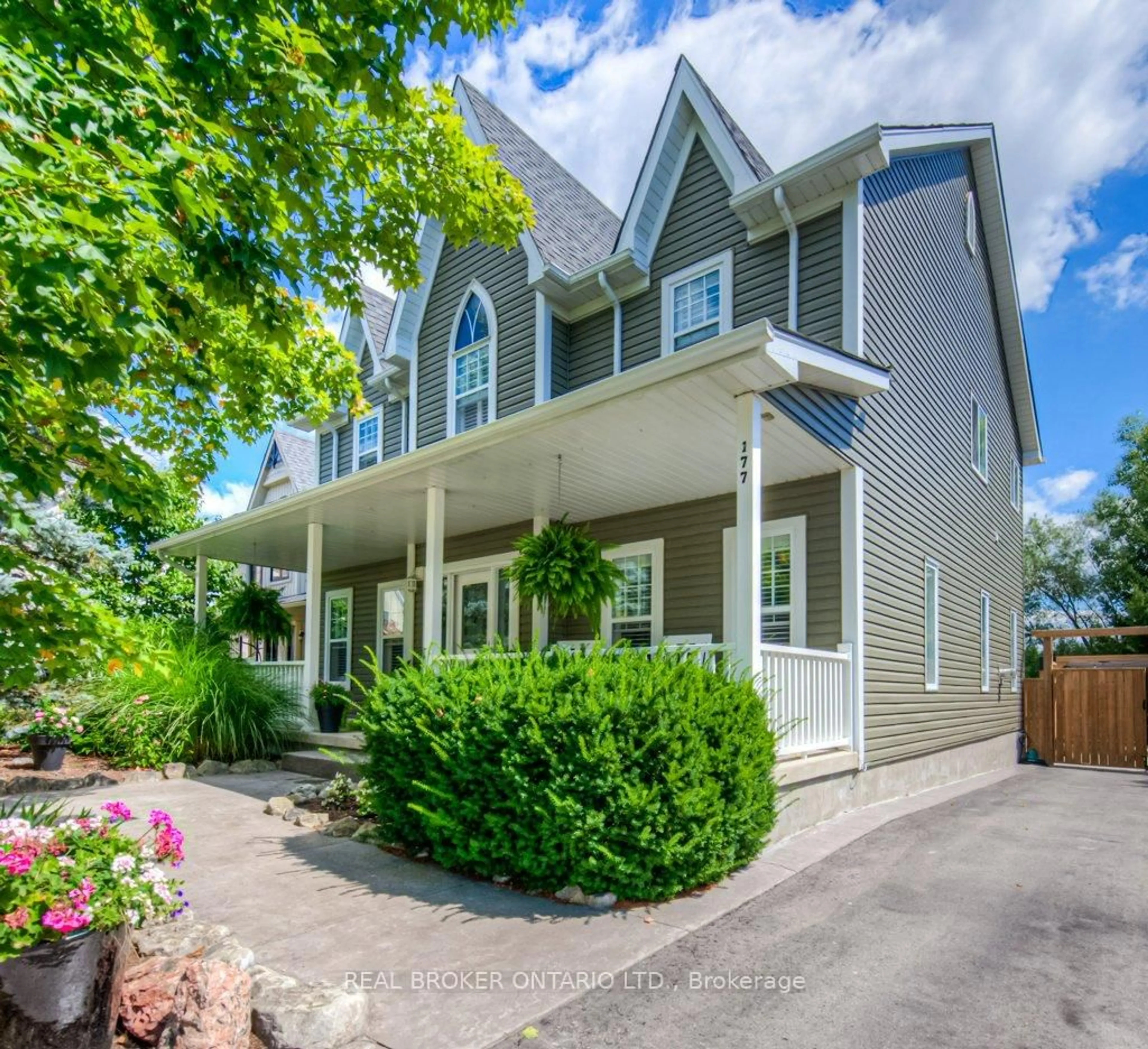 Home with vinyl exterior material, street for 177 Old Maple Blvd, Guelph/Eramosa Ontario N0B 2K0