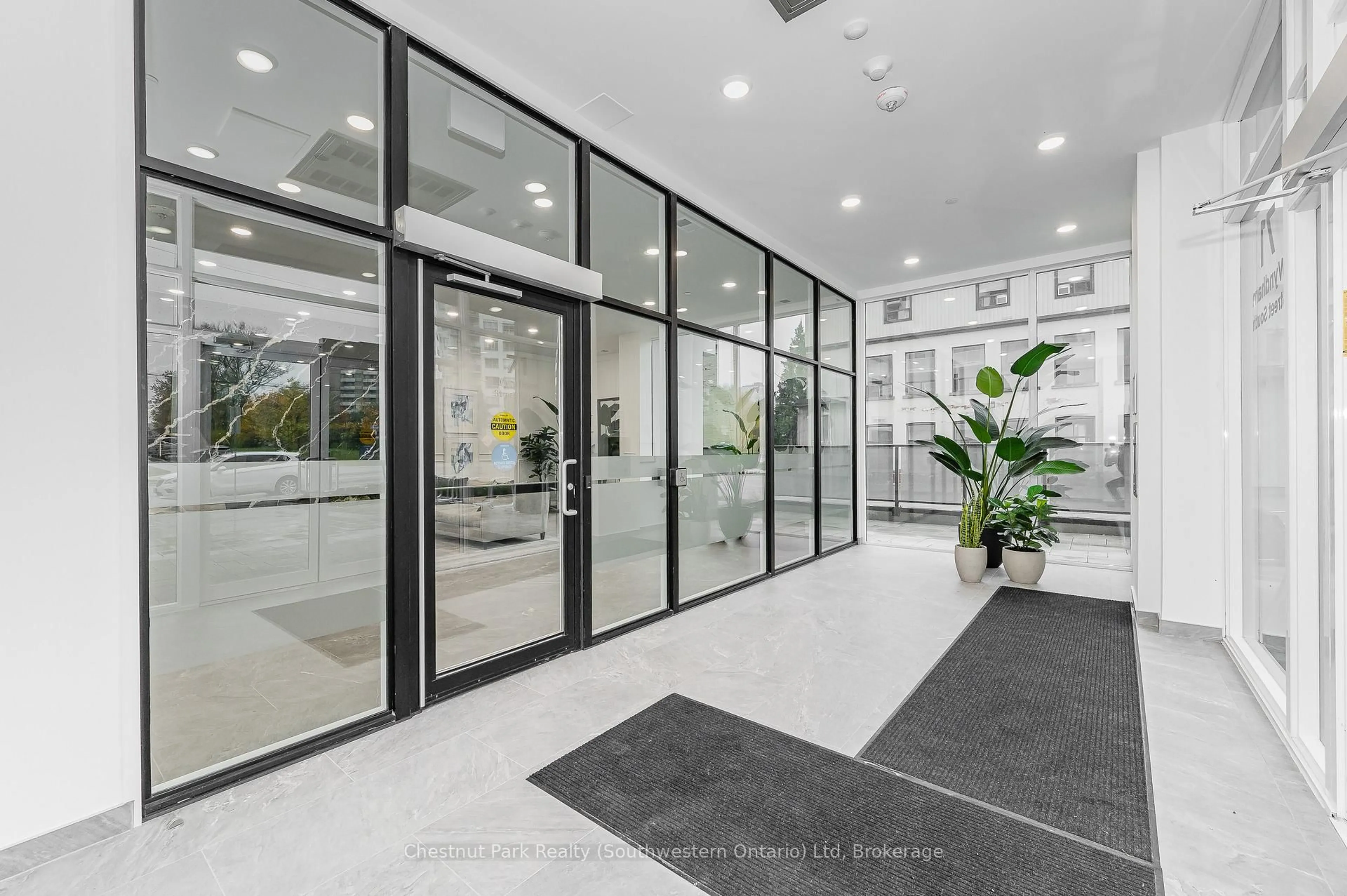 Indoor foyer for 71 WYNDHAM St #502, Guelph Ontario N1E 5R3