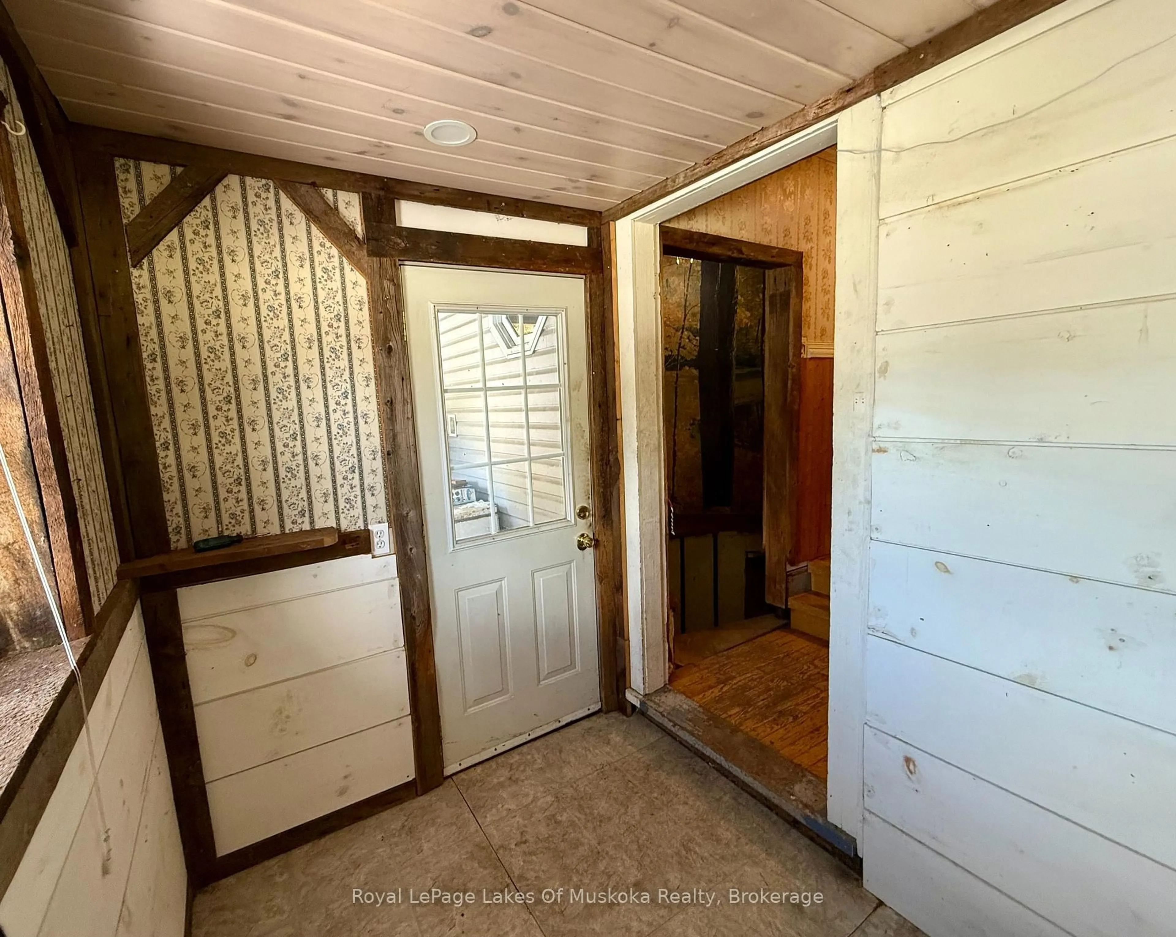 Unknown for 1071 Naismith Rd, Bracebridge Ontario P1L 1X4