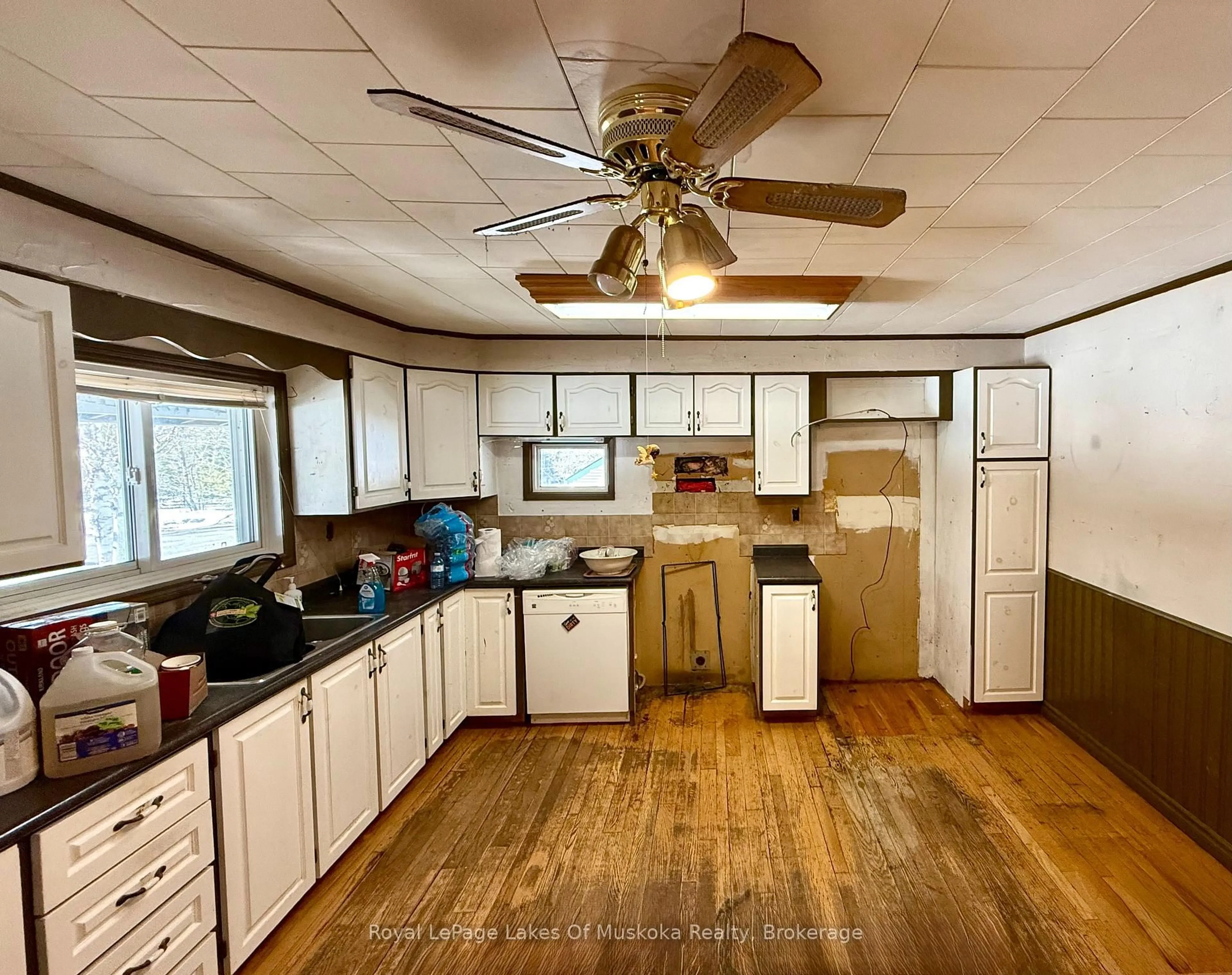 Standard kitchen, unknown for 1071 Naismith Rd, Bracebridge Ontario P1L 1X4
