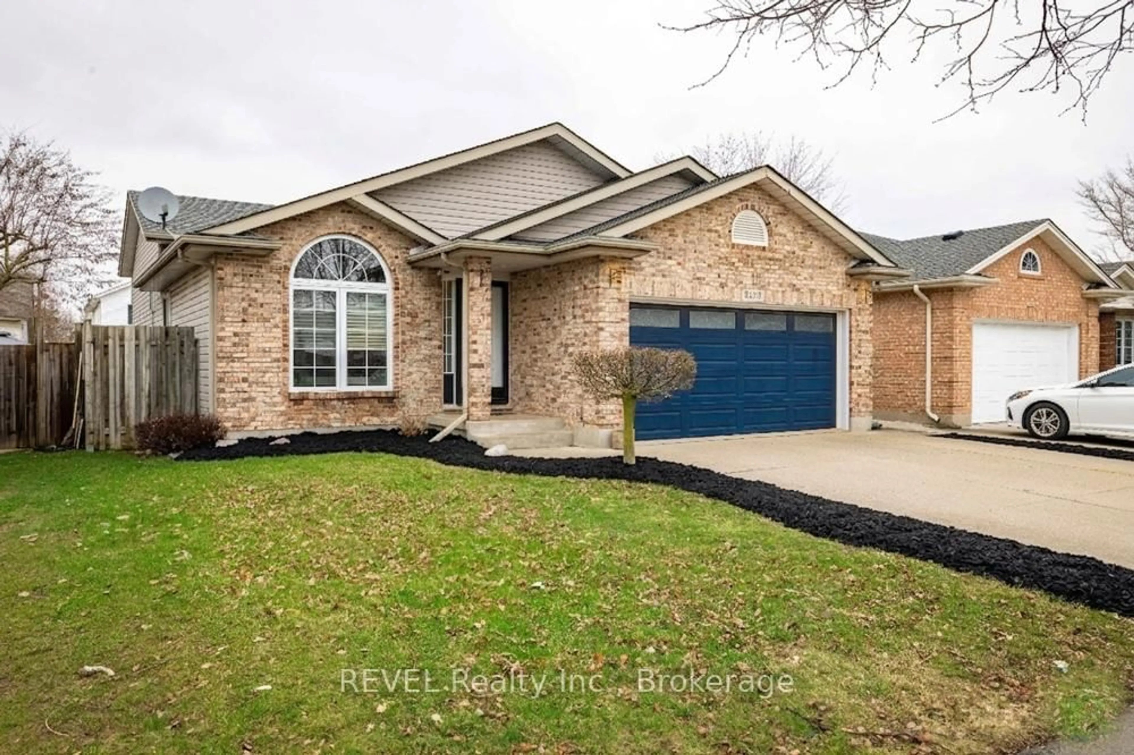 Home with brick exterior material, street for 8205 Harvest Cres, Niagara Falls Ontario L2H 3G4