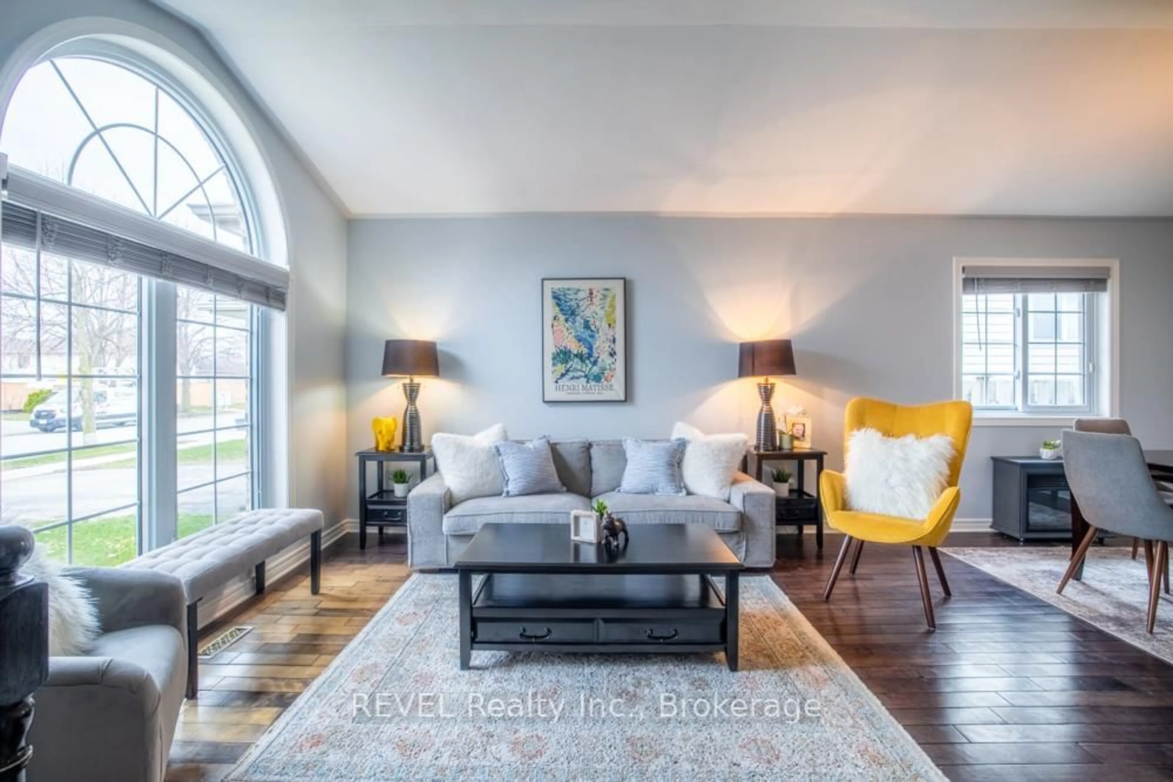 Living room with furniture, unknown for 8205 Harvest Cres, Niagara Falls Ontario L2H 3G4