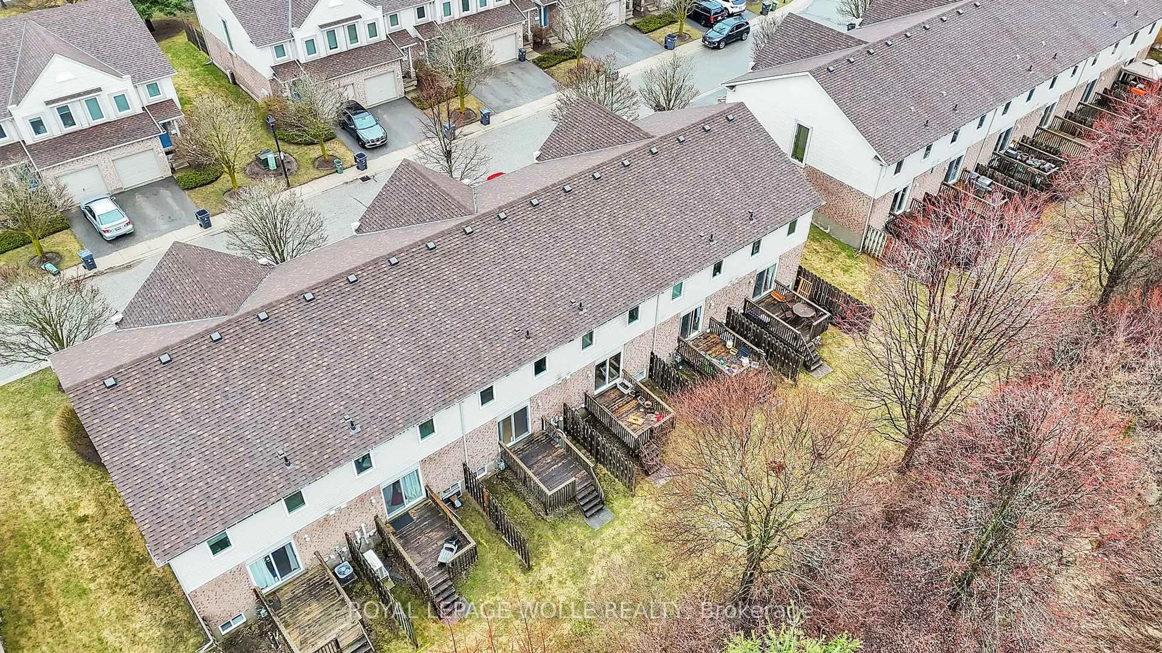 A pic from outside/outdoor area/front of a property/back of a property/a pic from drone, city buildings view from balcony for 26 Roehampton Cres, Guelph Ontario N1L 1M8