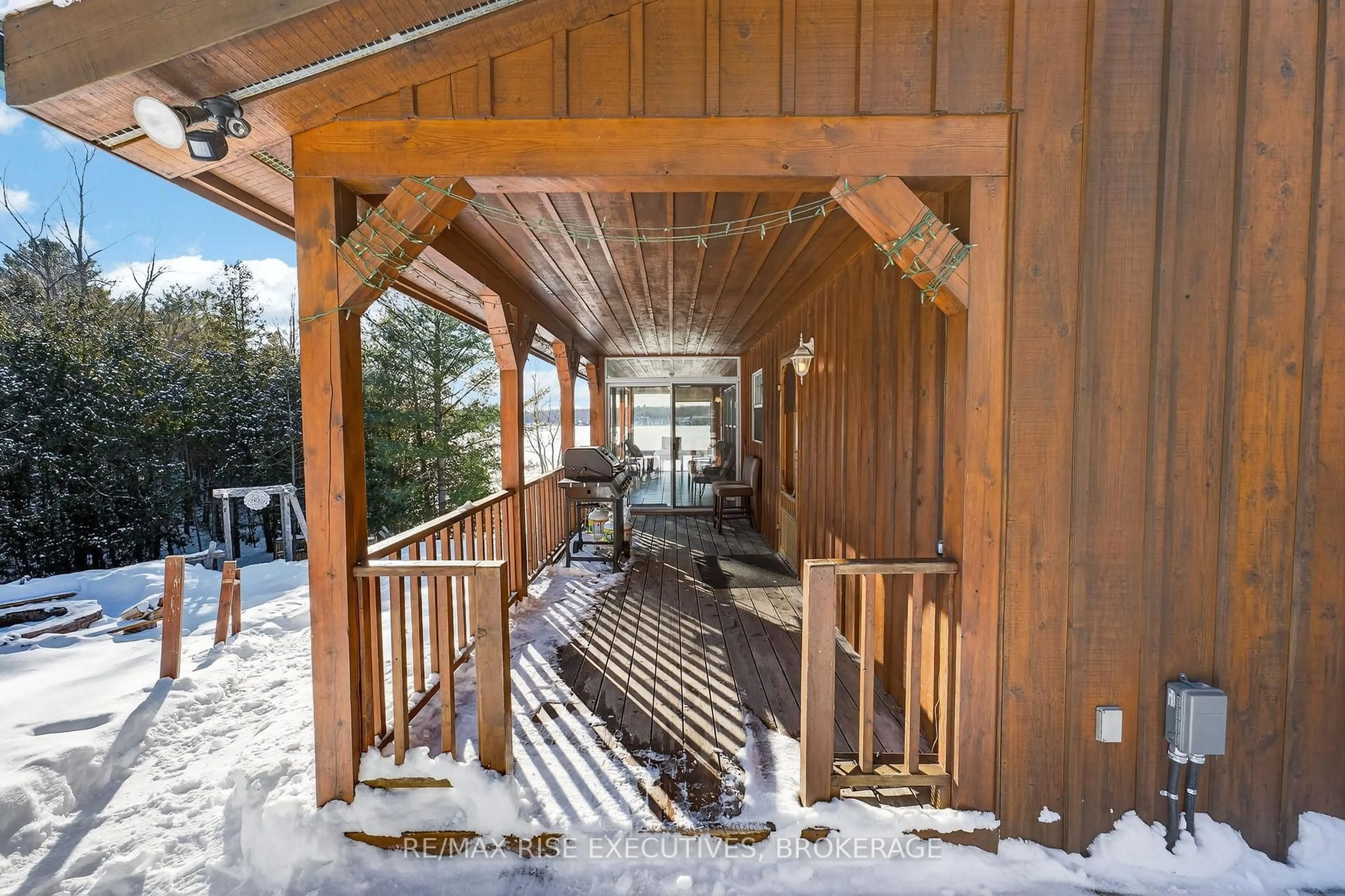 Indoor foyer for 1093B Two Loon Lane, Sharbot Lake Ontario K0H 2P0