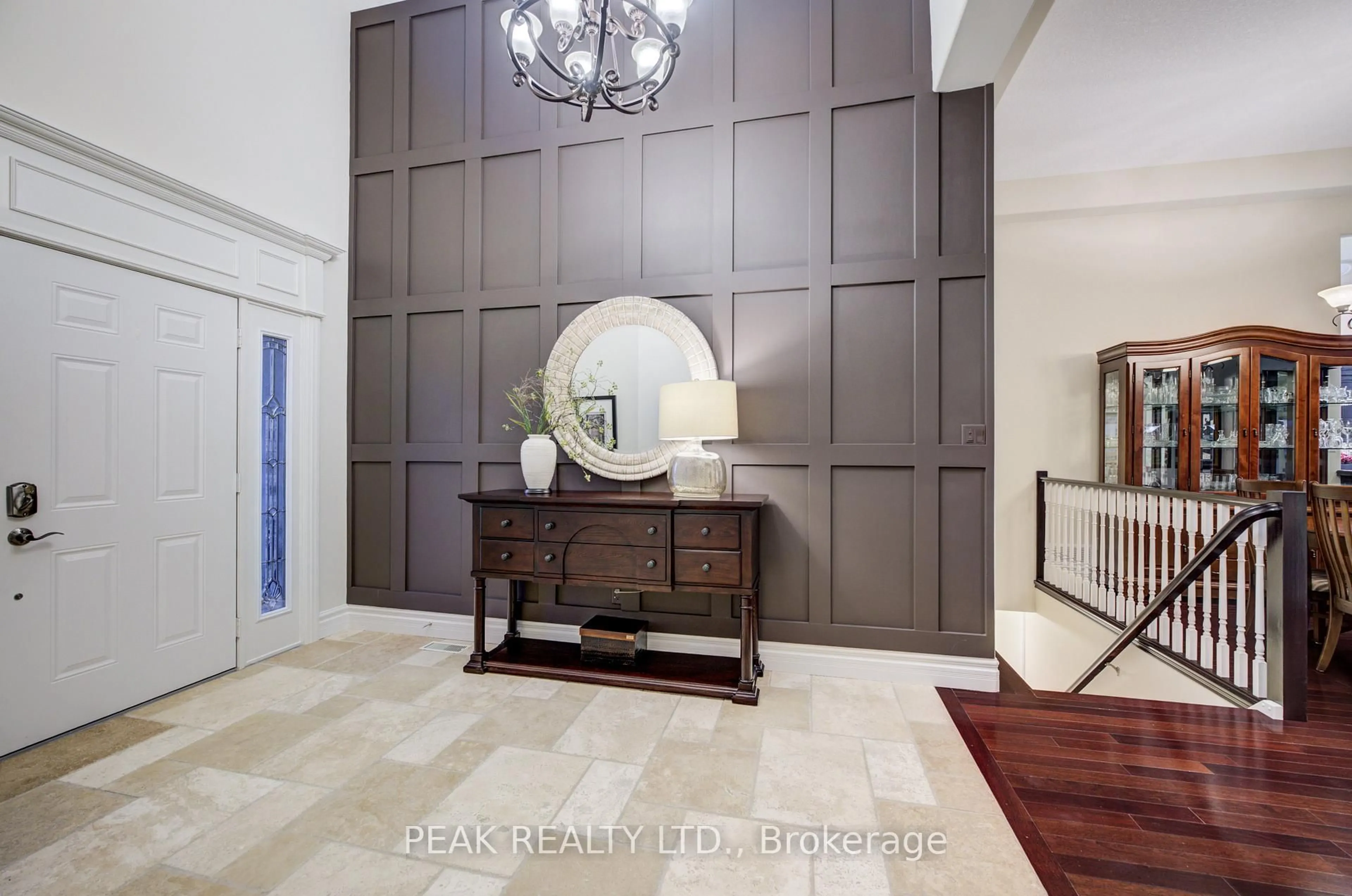 Indoor entryway for 175 Stonecroft Way, Wilmot Ontario N3A 4R2