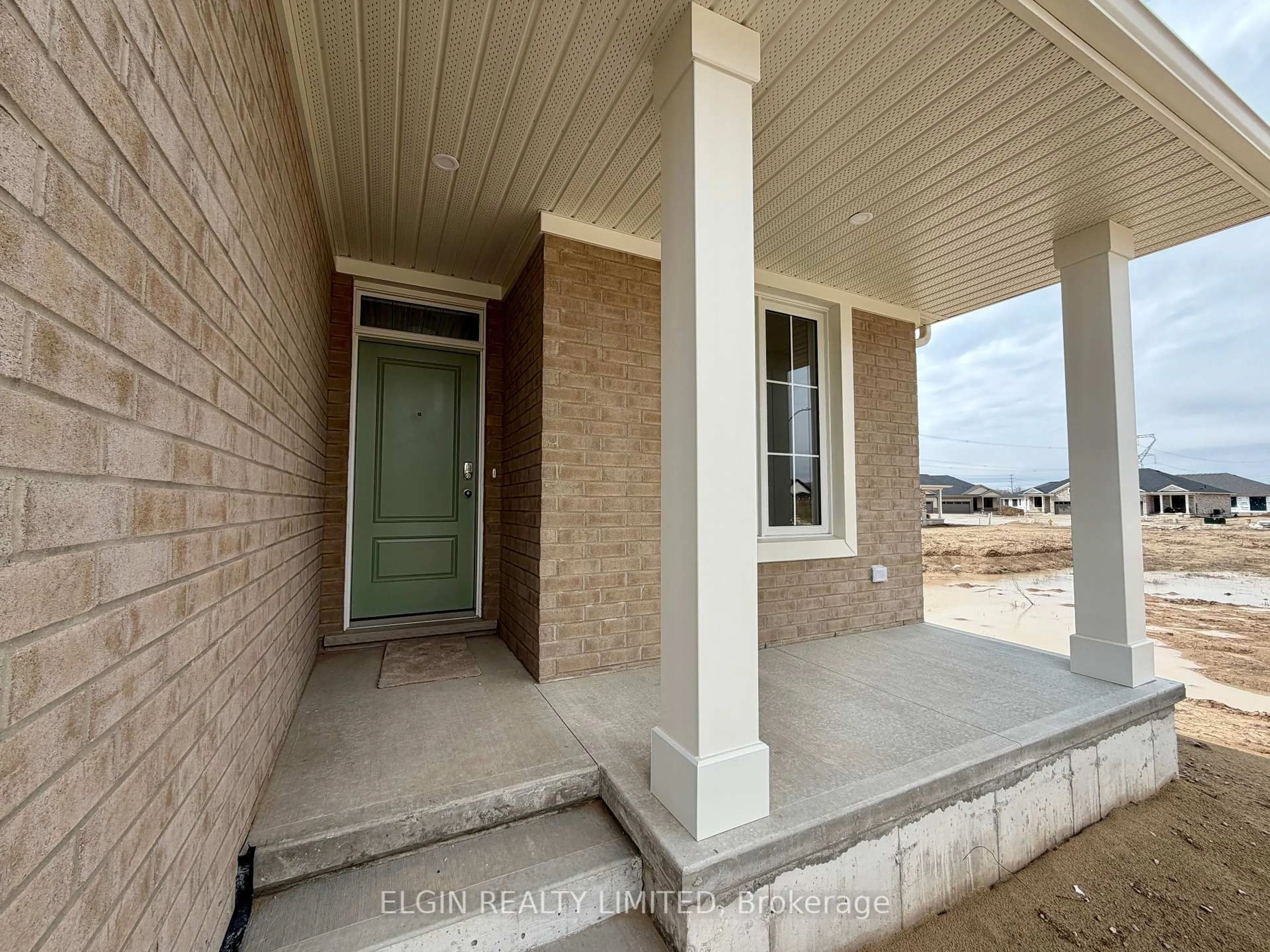 Indoor entryway for 42202 McBain Line, Central Elgin Ontario N5P 0E4
