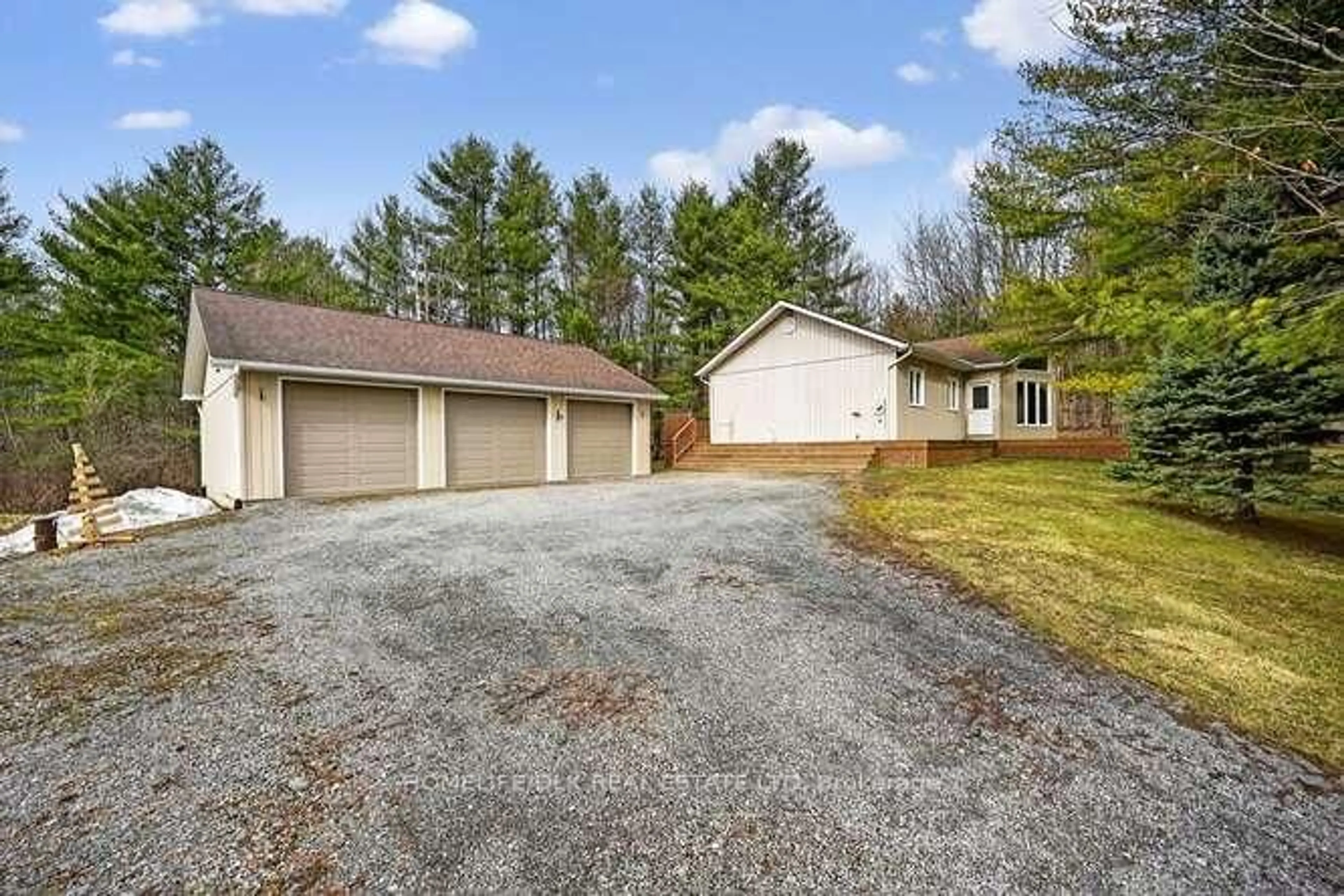 A pic from outside/outdoor area/front of a property/back of a property/a pic from drone, street for 138 Escott Rockport Rd, Leeds and the Thousand Islands Ontario K0E 1R0