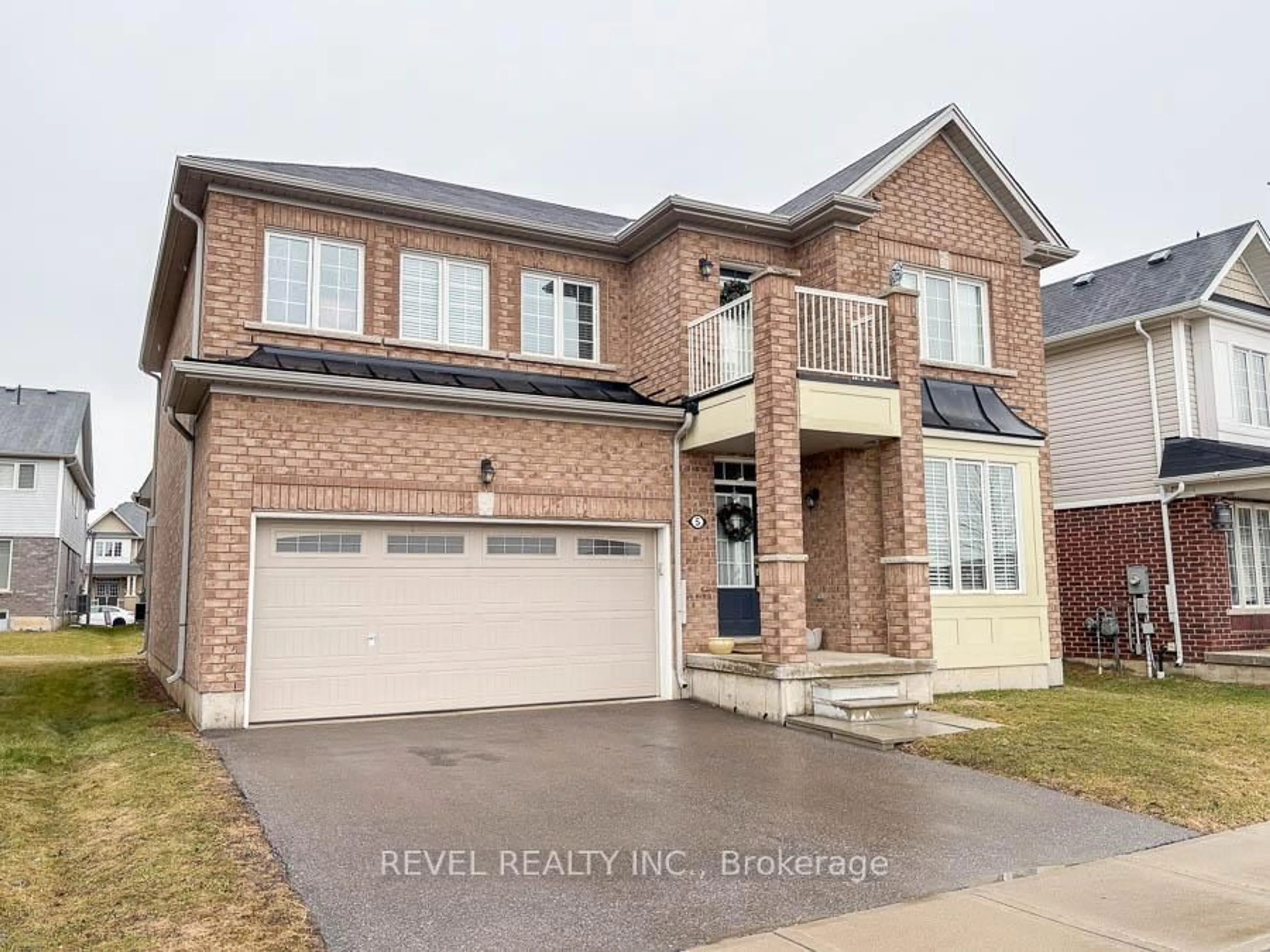 Home with brick exterior material, street for 5 Sinden Rd, Brantford Ontario N3T 0P7