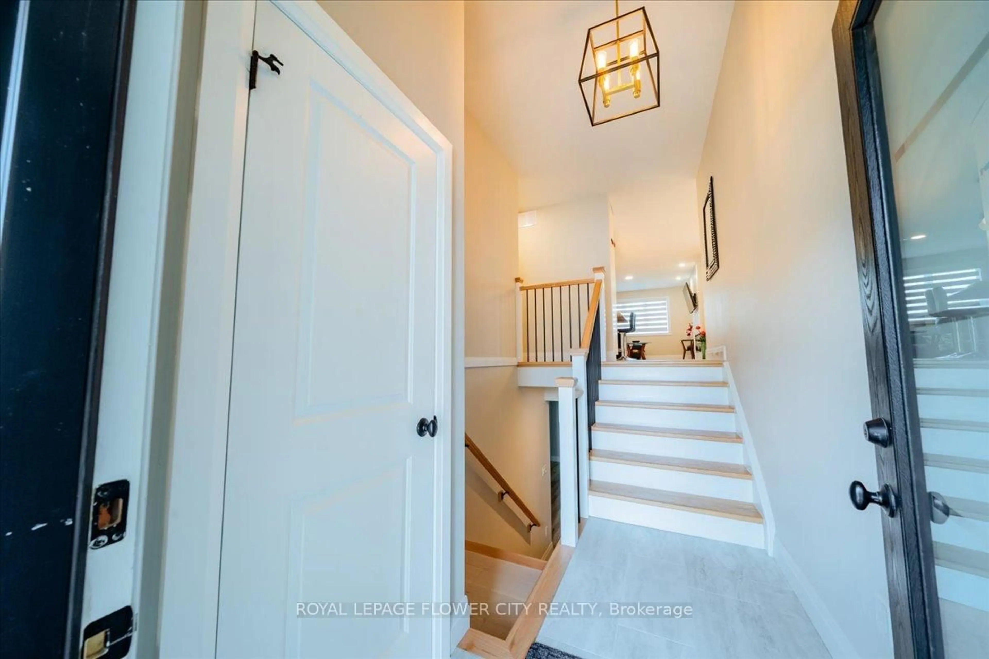 Indoor entryway for 430 Wellington St, Wellington North Ontario N0G 2L4