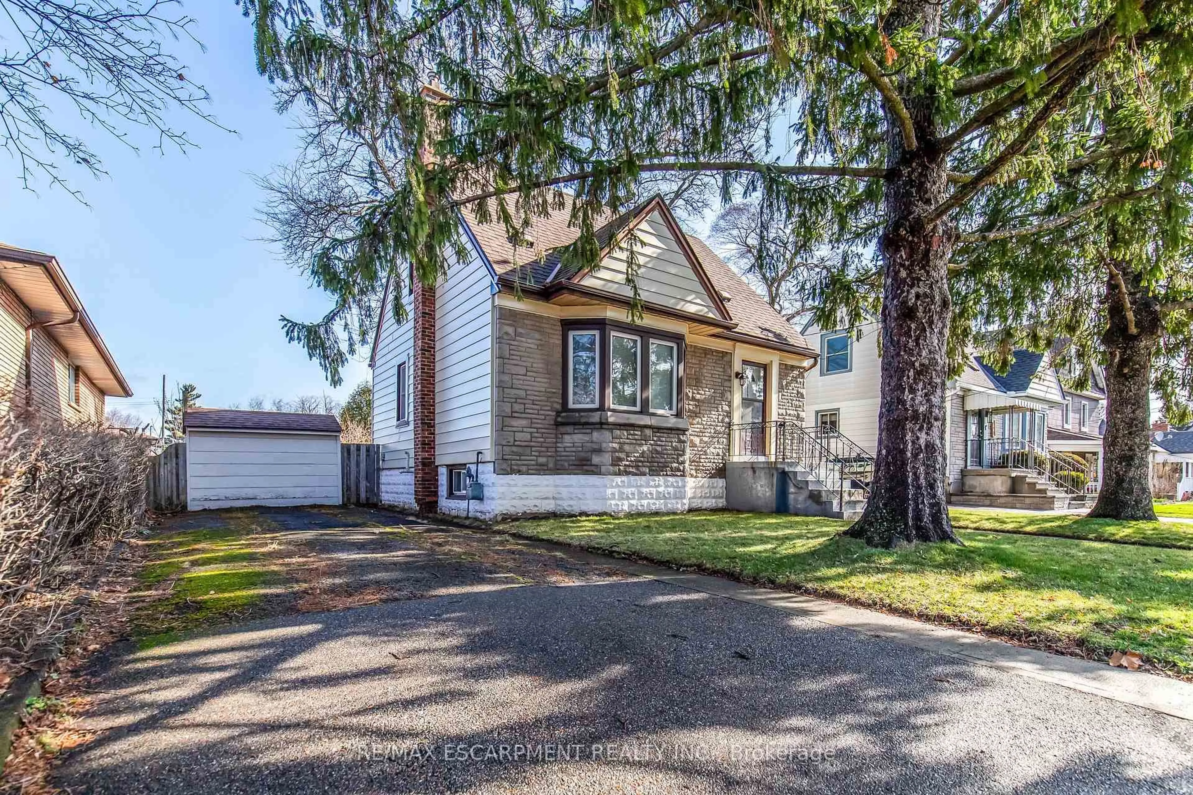 Unknown for 269 Queensdale Ave, Hamilton Ontario L9A 1L3