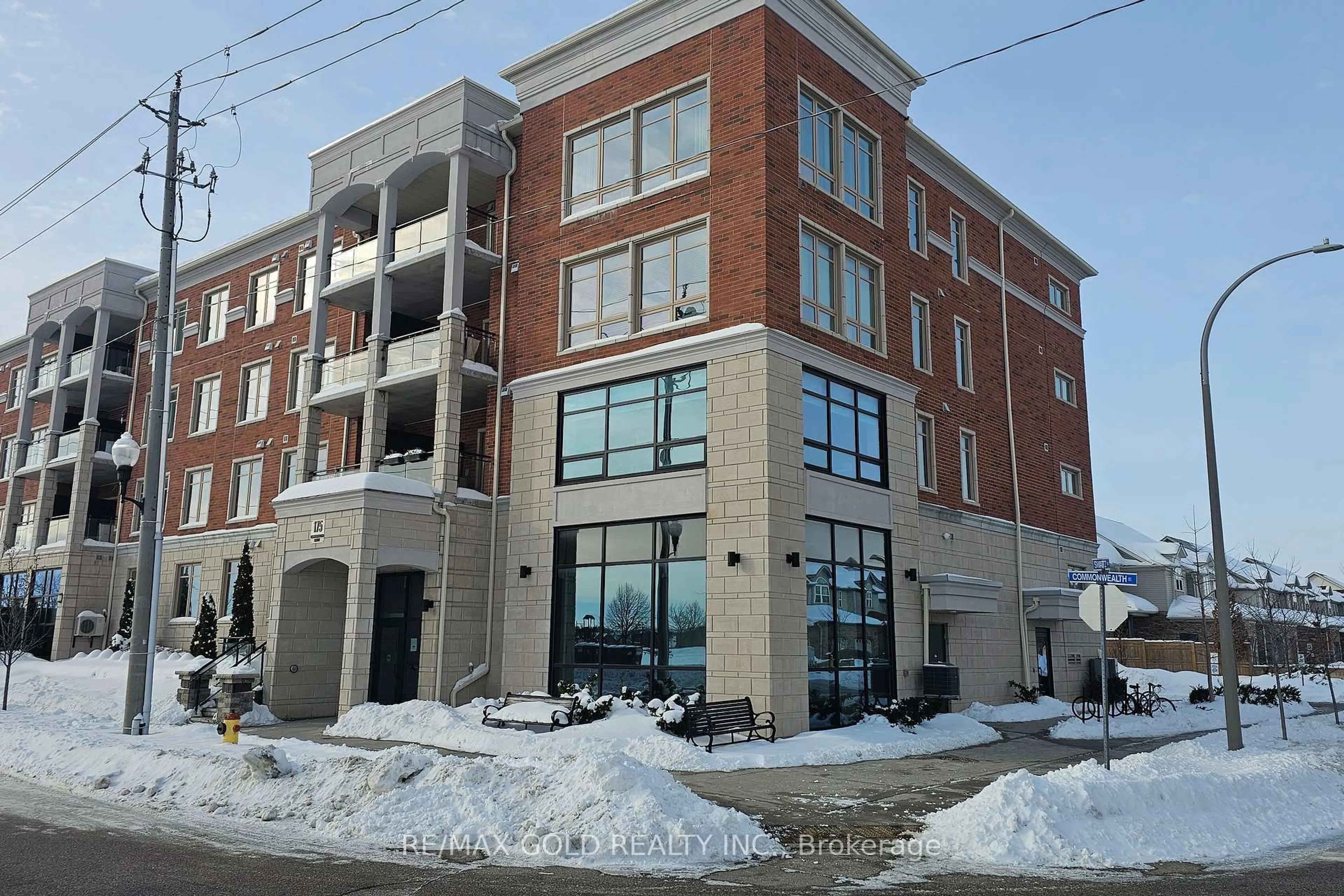 Patio, building for 175 Commonwealth St #107, Kitchener Ontario N2E 0H4