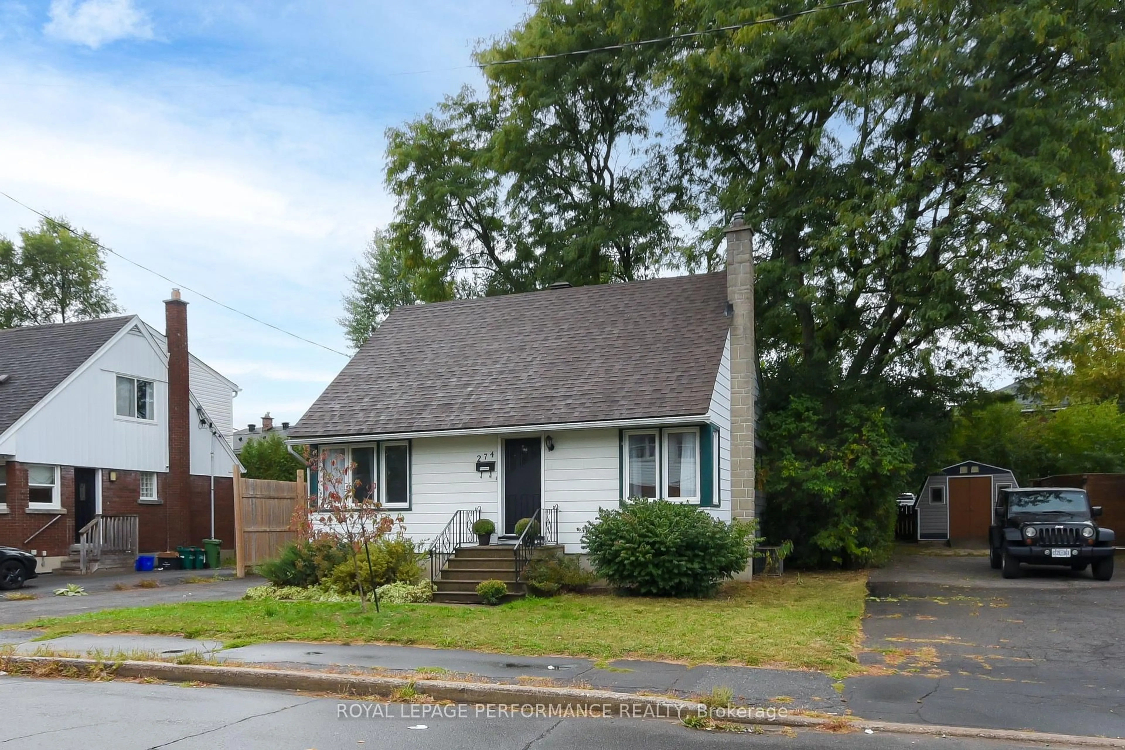 Home with vinyl exterior material, street for 274 Queen Mary St, Ottawa Ontario K1K 1X2