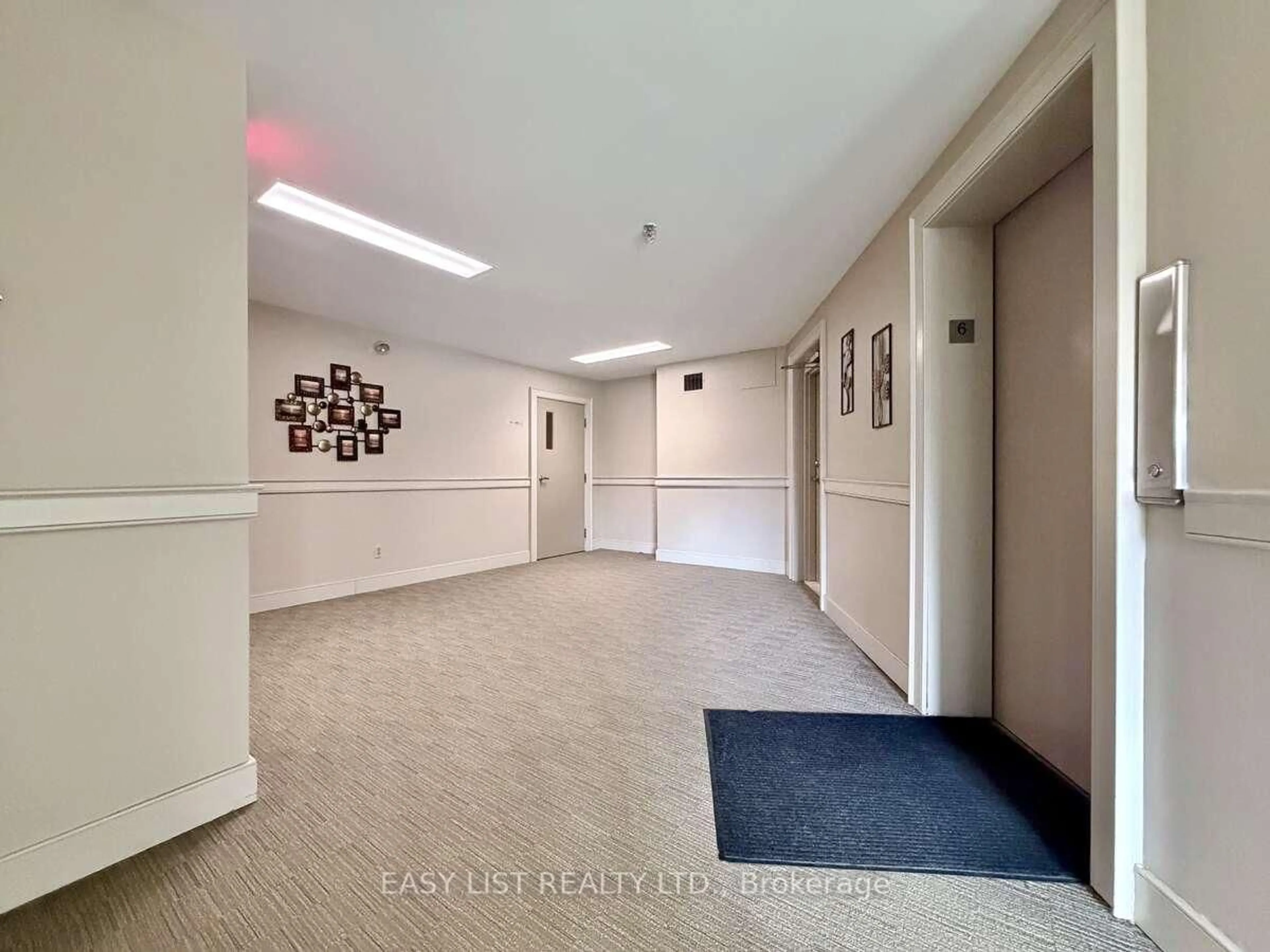 Indoor foyer for 358 Queen Mary Rd #609, Kingston Ontario K7M 7E8