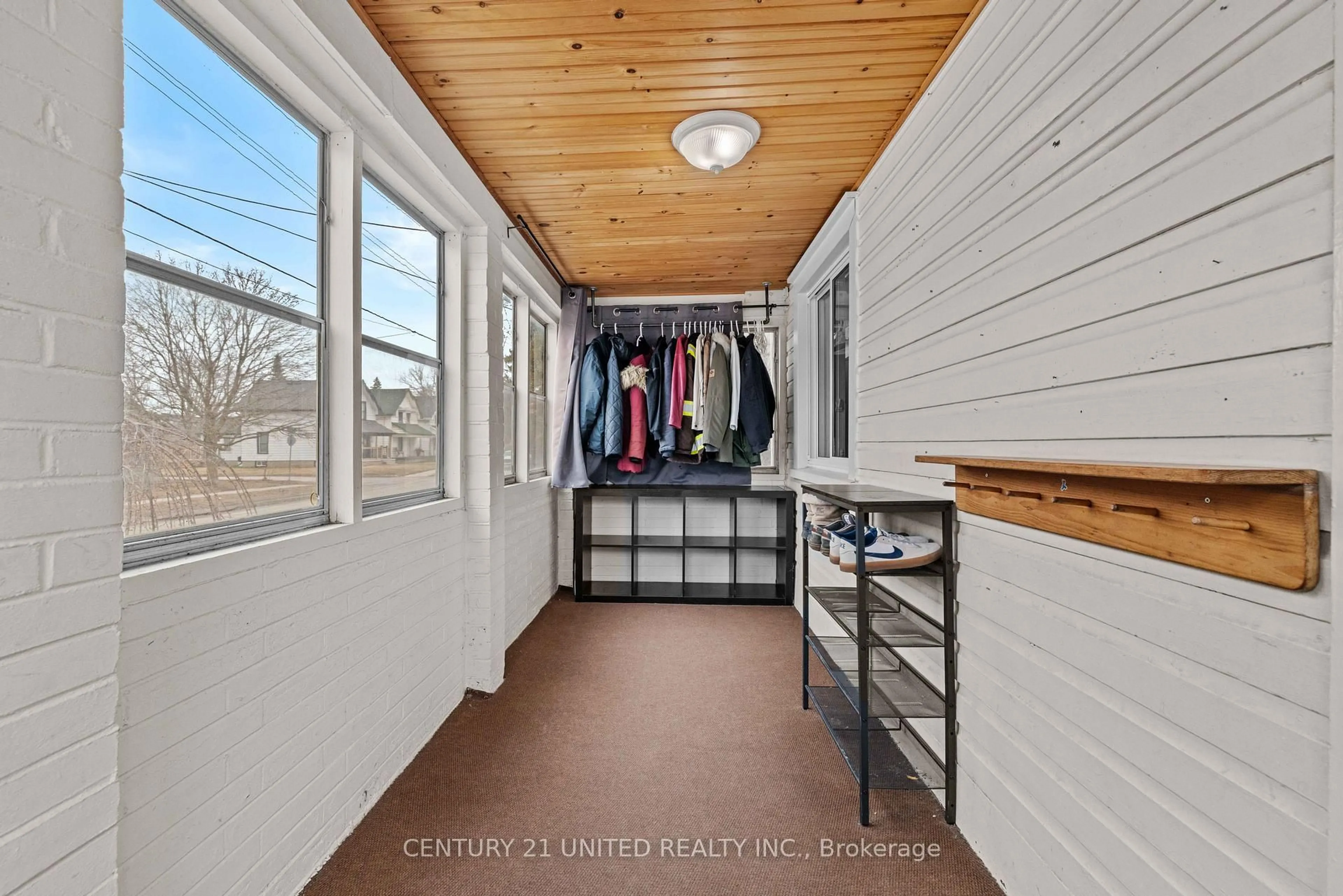 Unknown for 296 Mcgill St, Peterborough Ontario K9J 1W5