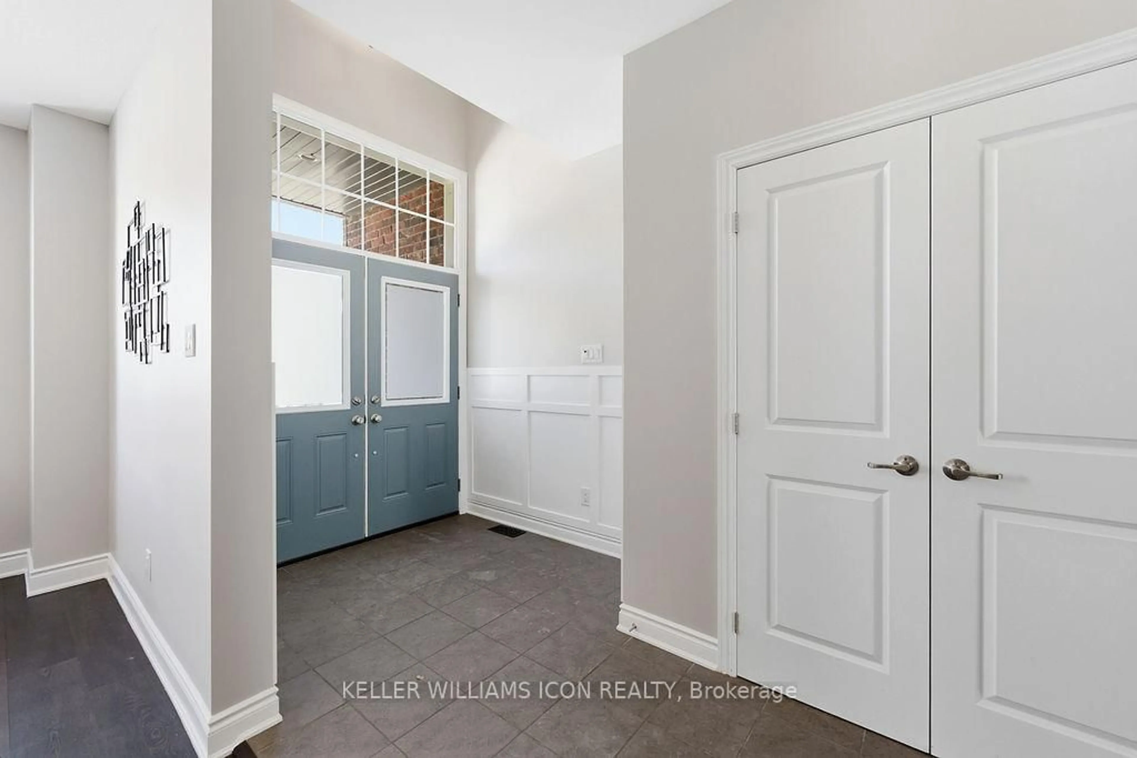 Indoor entryway for 307 Nonius St, Ottawa Ontario K2V 0C5