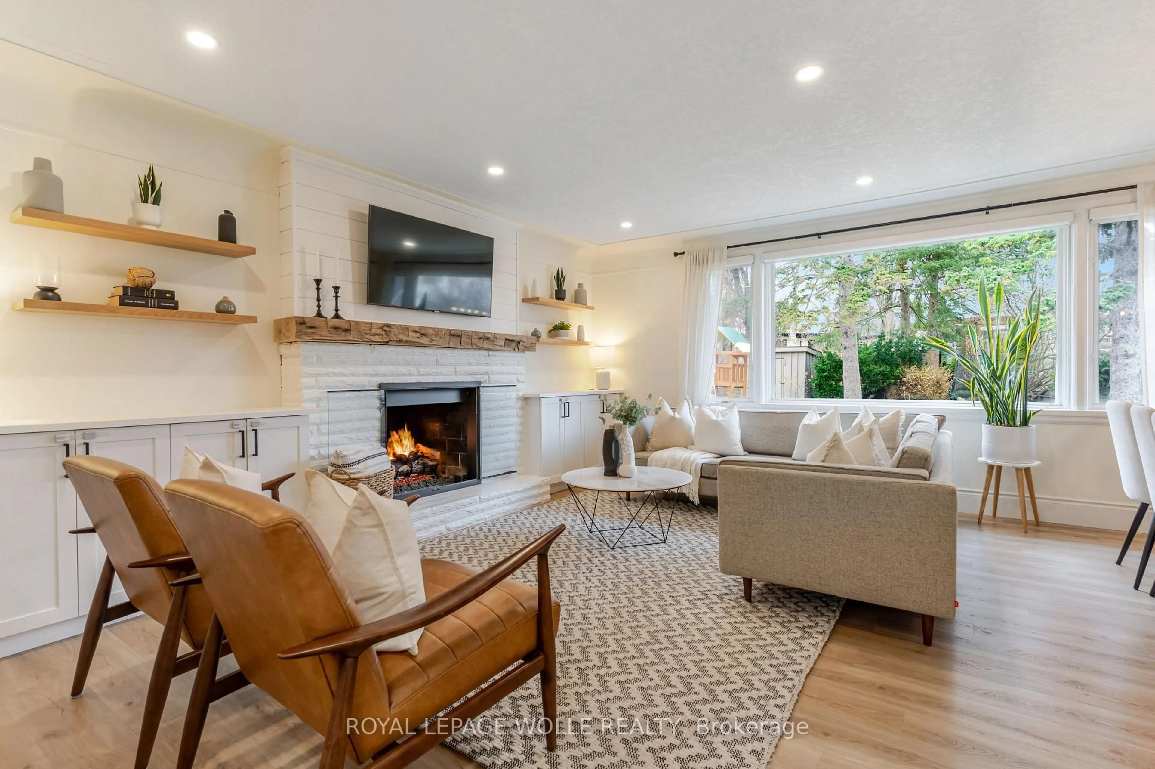 Living room with furniture, unknown for 226 Forsyth Dr, Waterloo Ontario N2L 1A5