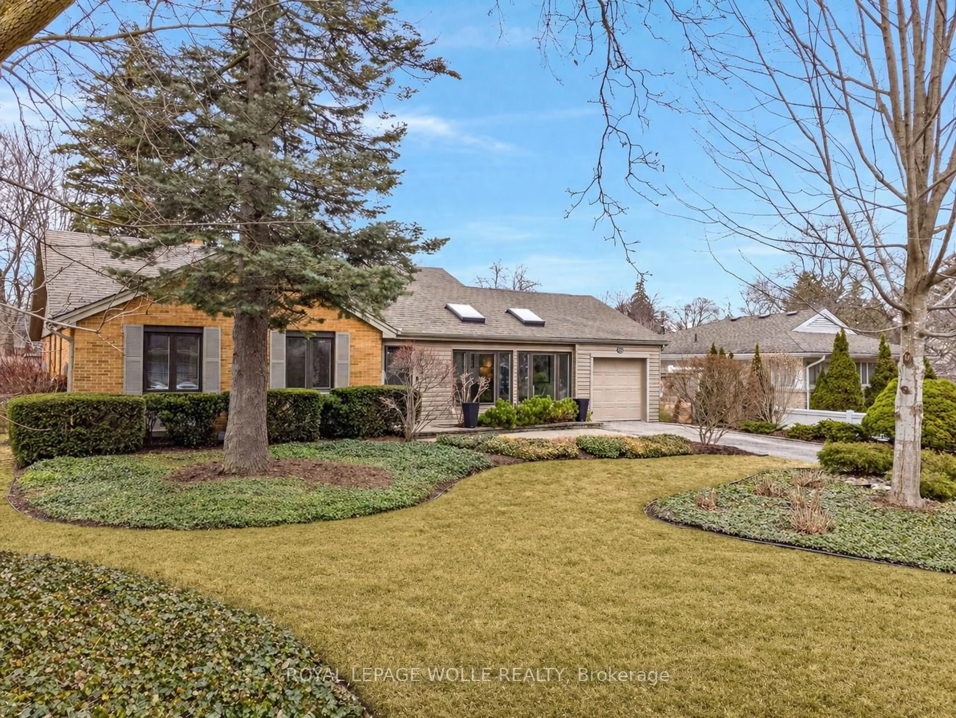 Home with brick exterior material, street for 226 Forsyth Dr, Waterloo Ontario N2L 1A5