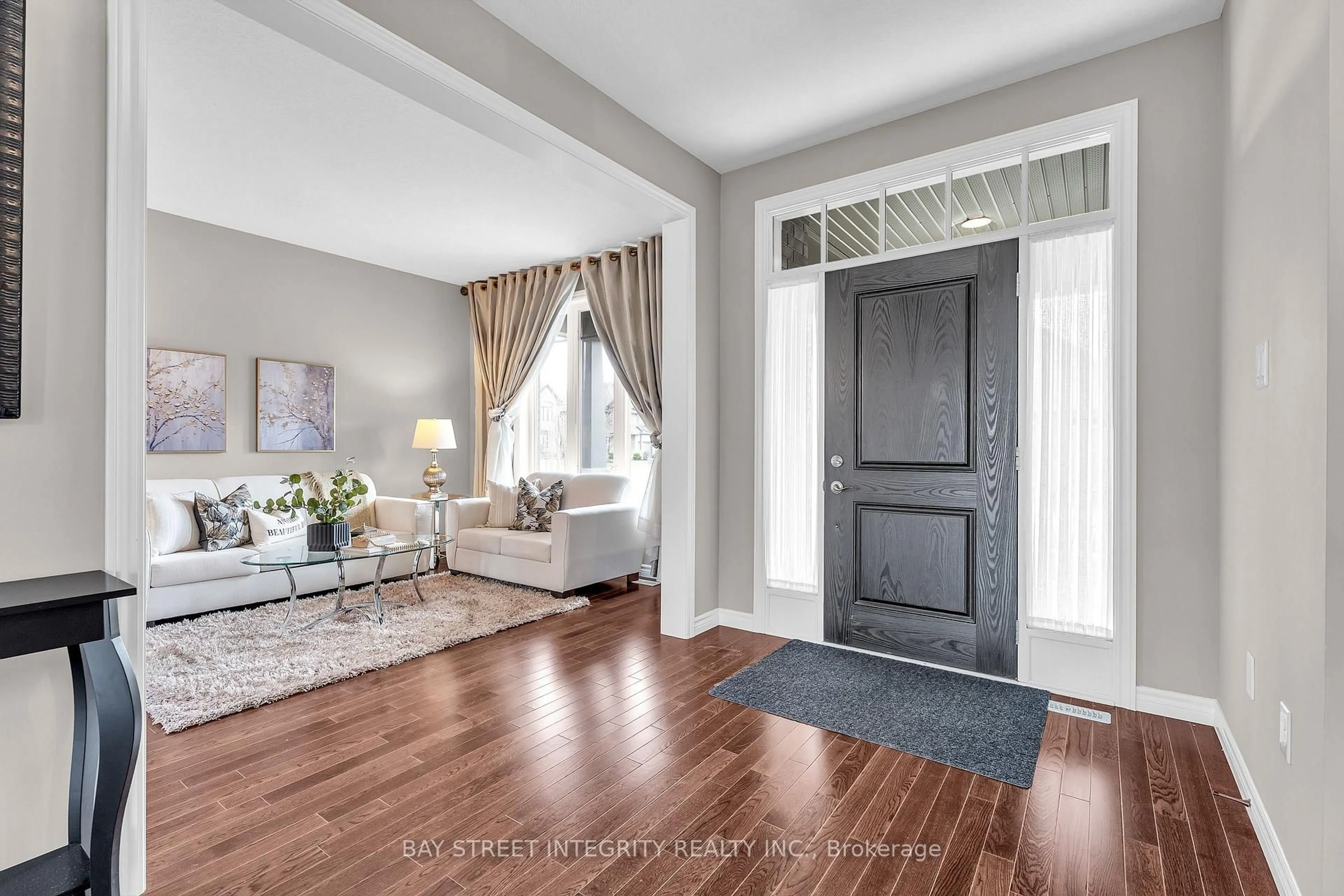 Indoor entryway for 566 Bradwell Chse, London North Ontario N6G 0P7