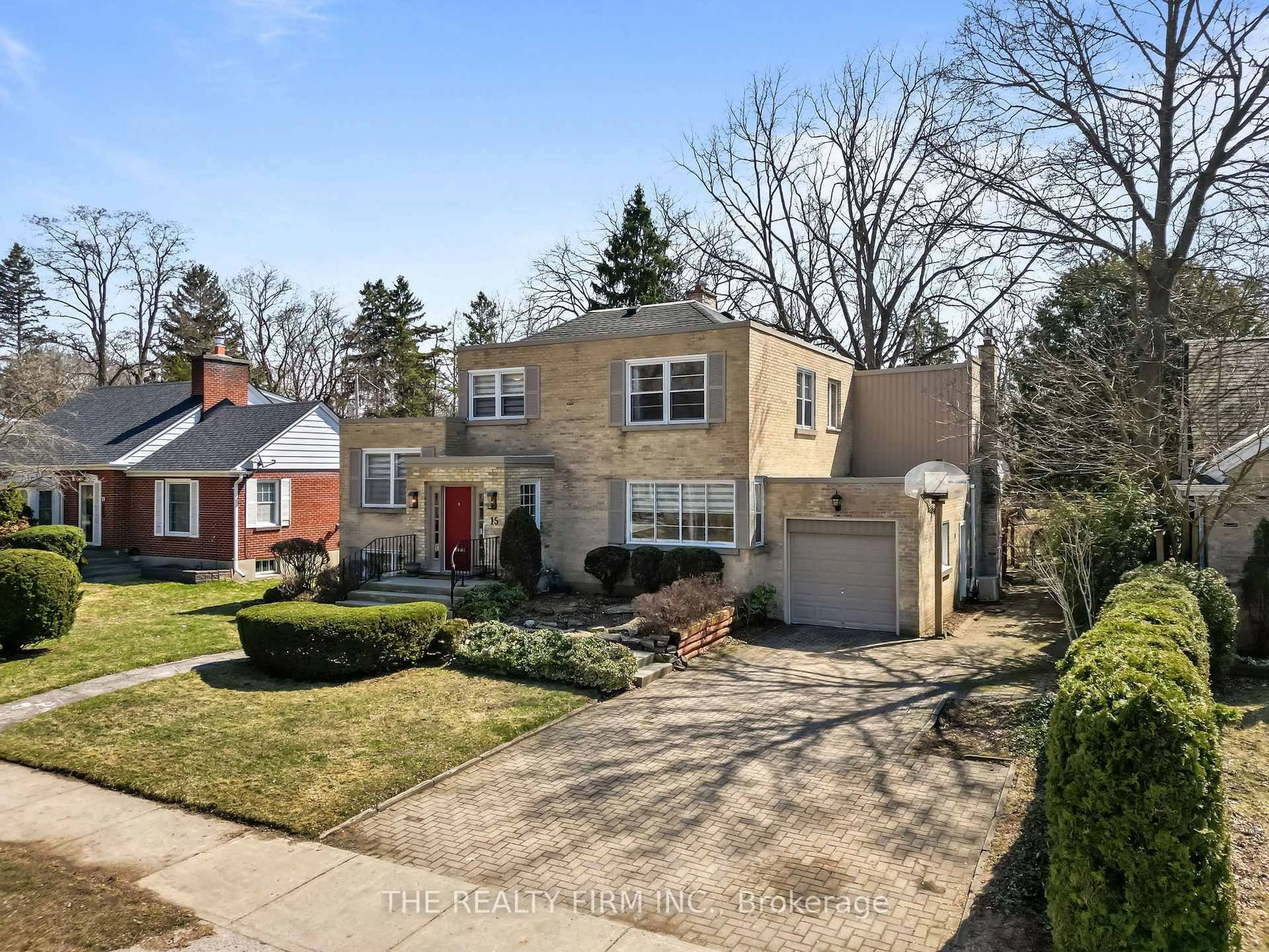 A pic from outside/outdoor area/front of a property/back of a property/a pic from drone, street for 15 Mayfair Dr, London East Ontario N6A 2M7