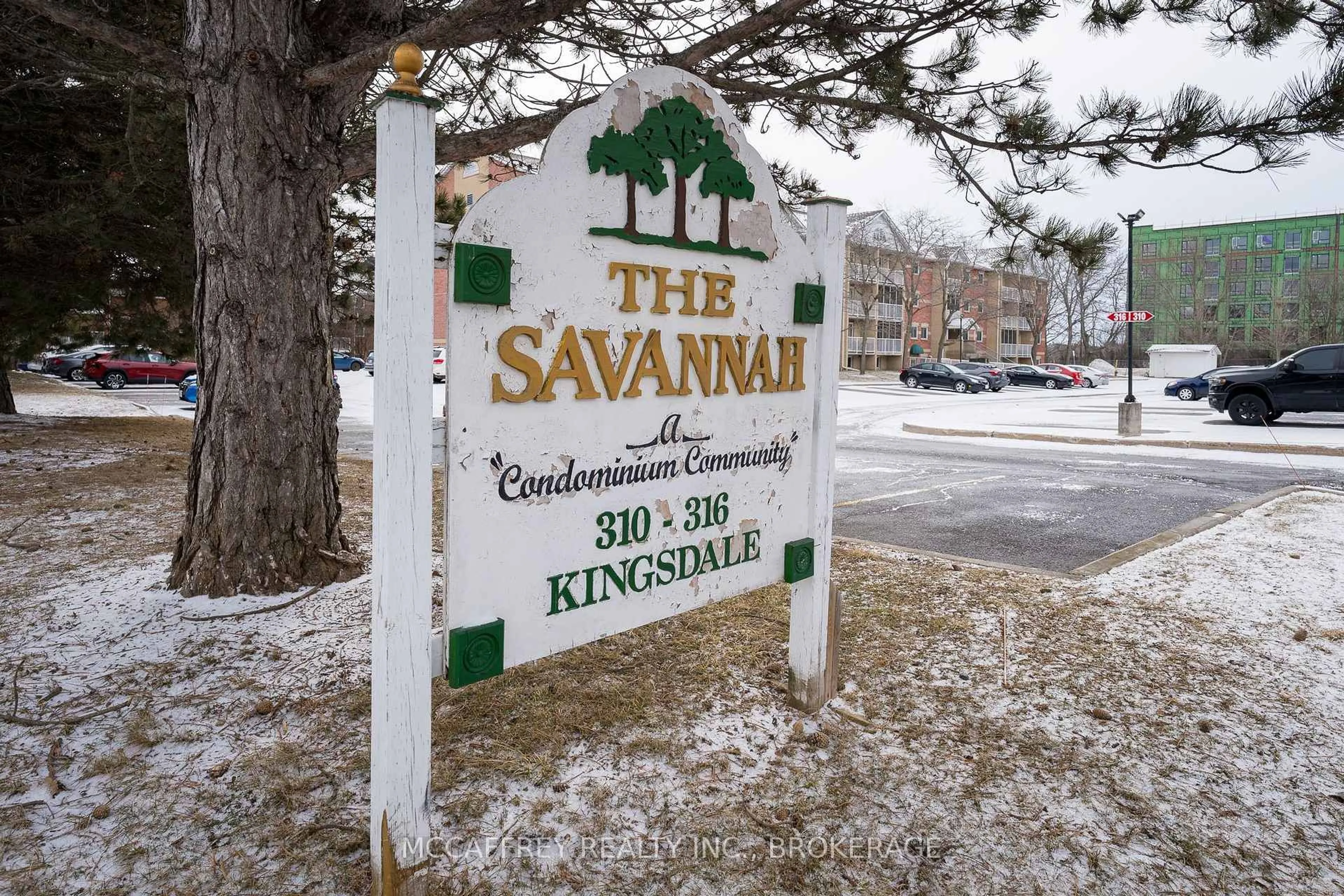 Indoor foyer for 310 Kingsdale Ave #103, Kingston Ontario K7M 8S1