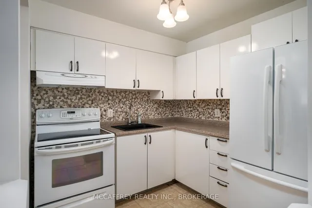 310 Kingsdale Ave #103, Kingston 5