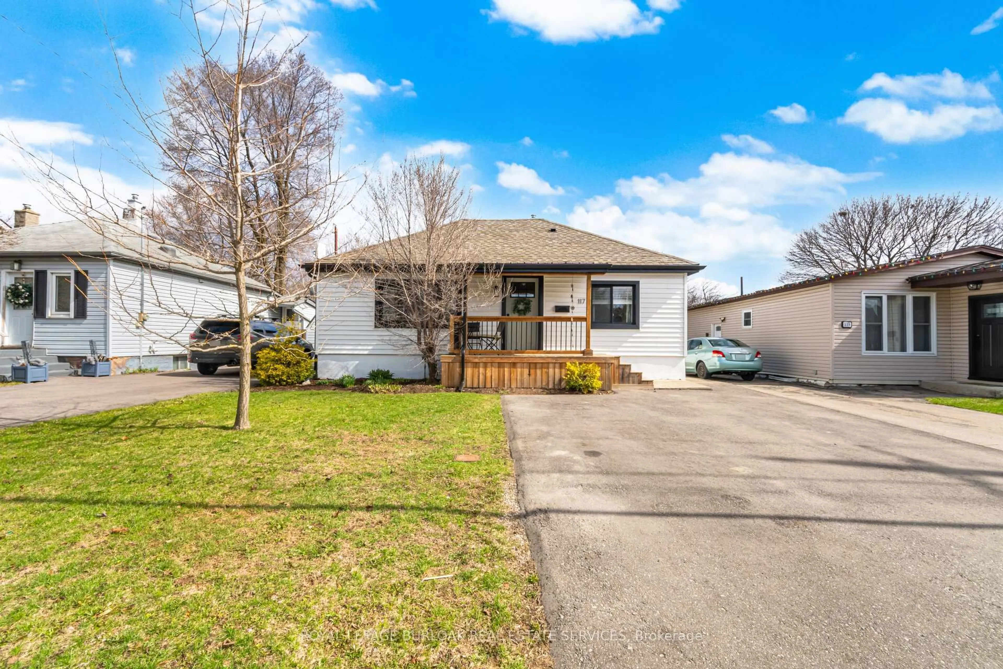 Home with vinyl exterior material, street for 117 Norfolk Ave, Cambridge Ontario N1R 3V1