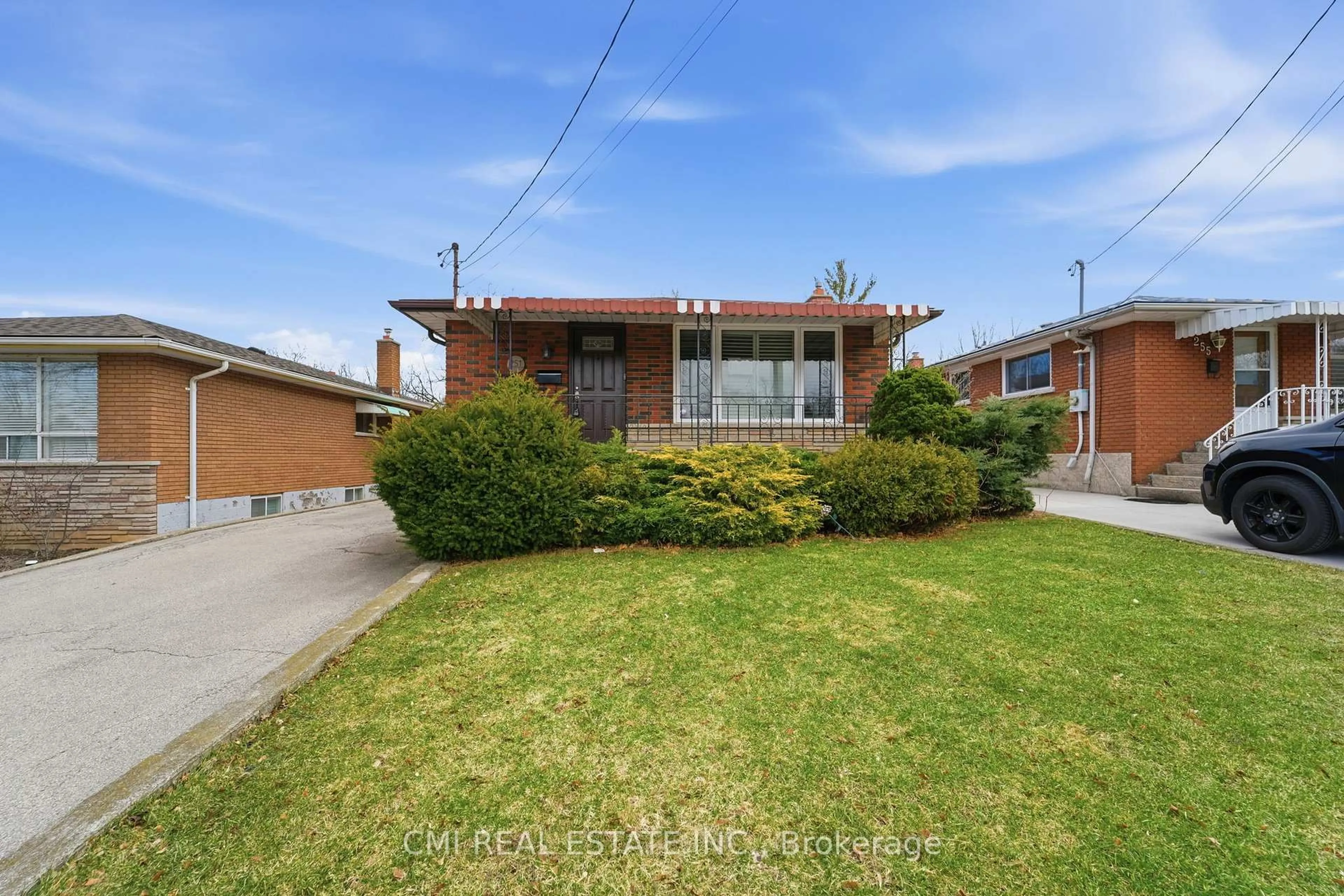 Home with brick exterior material, street for 251 Fairridge Rd, Hamilton Ontario L8K 5M3