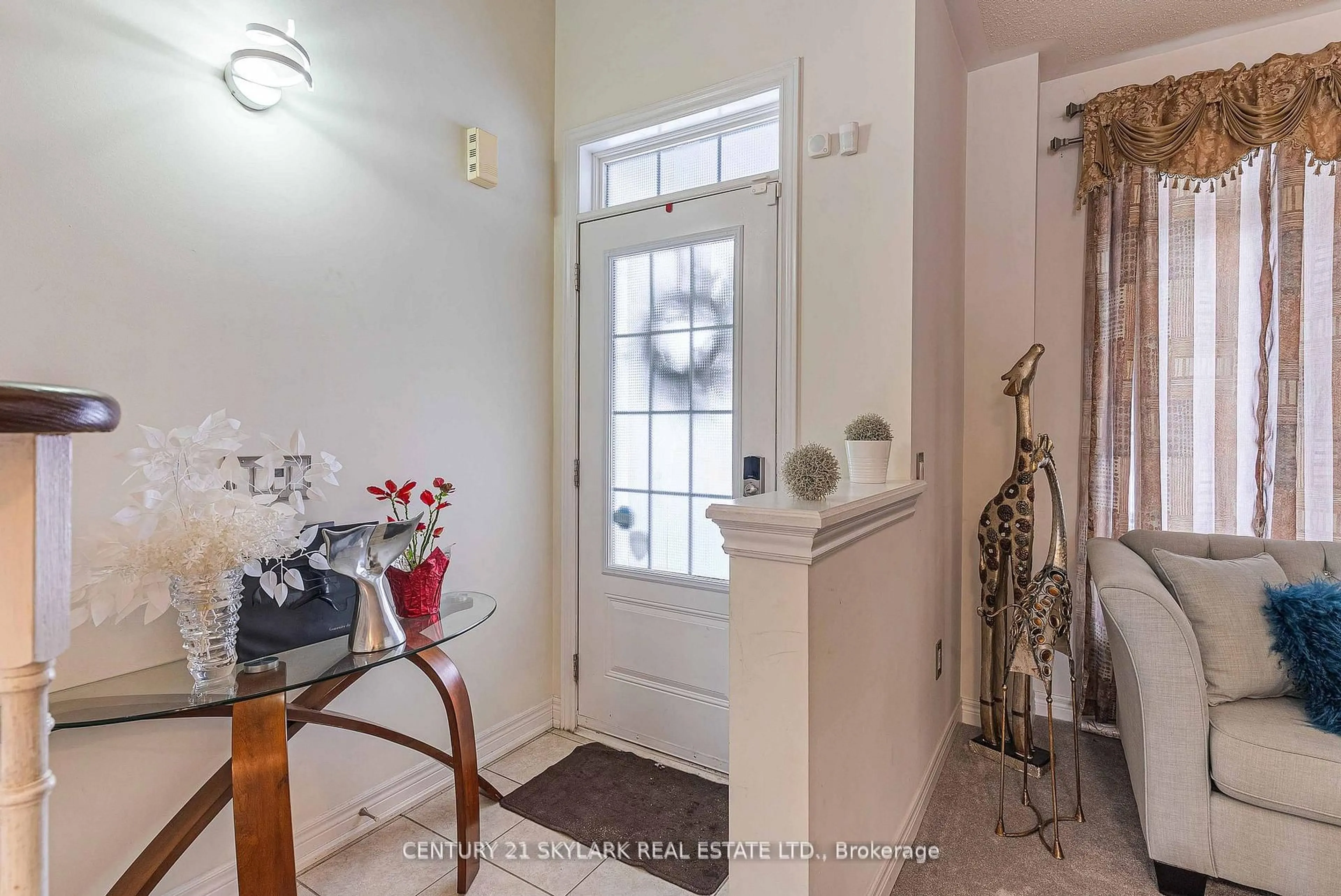 Indoor entryway for 336 Col Phillips Dr, Shelburne Ontario L9V 3W1