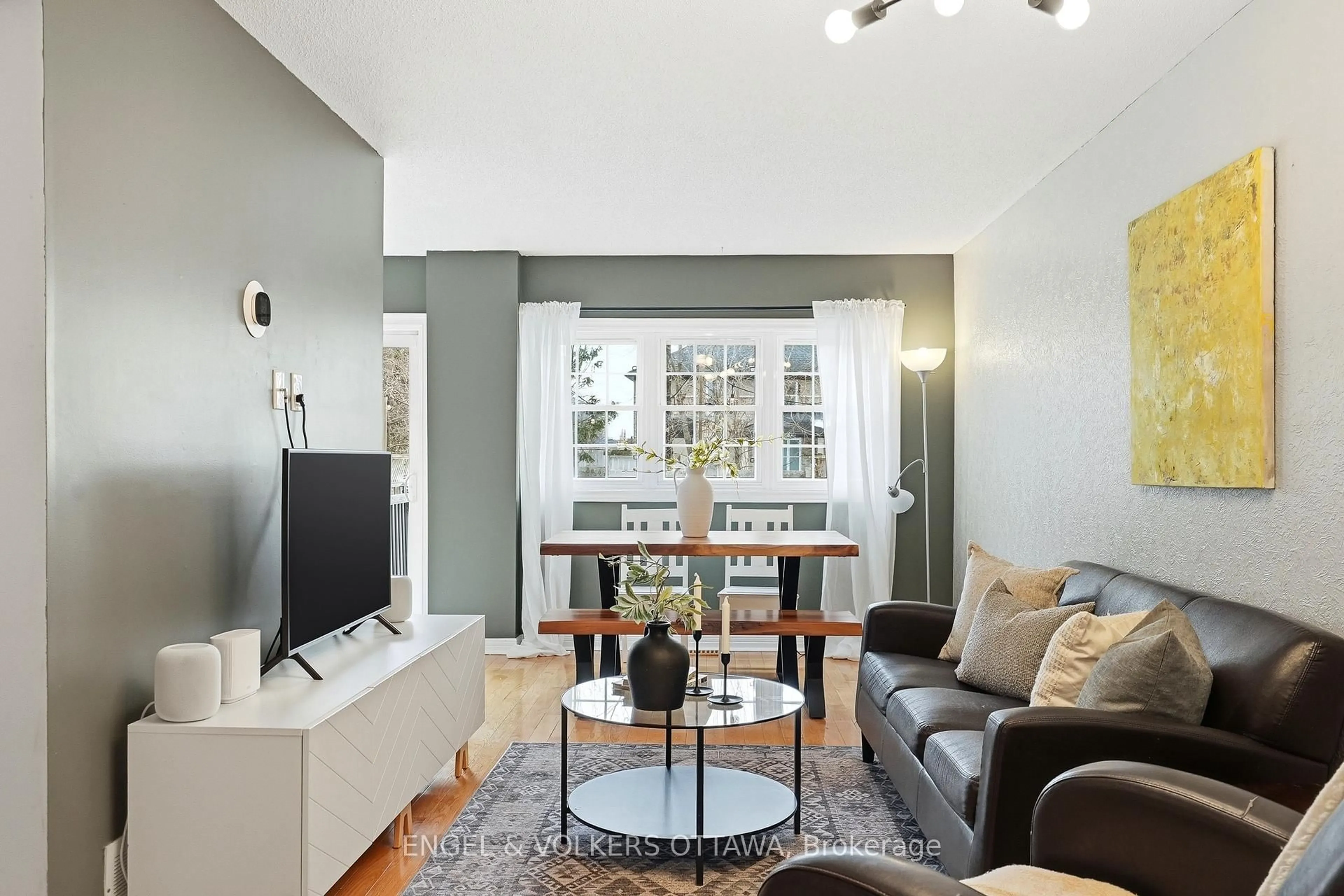 Living room with furniture, unknown for 158 Woodpark Way, Ottawa Ontario K2J 4C8