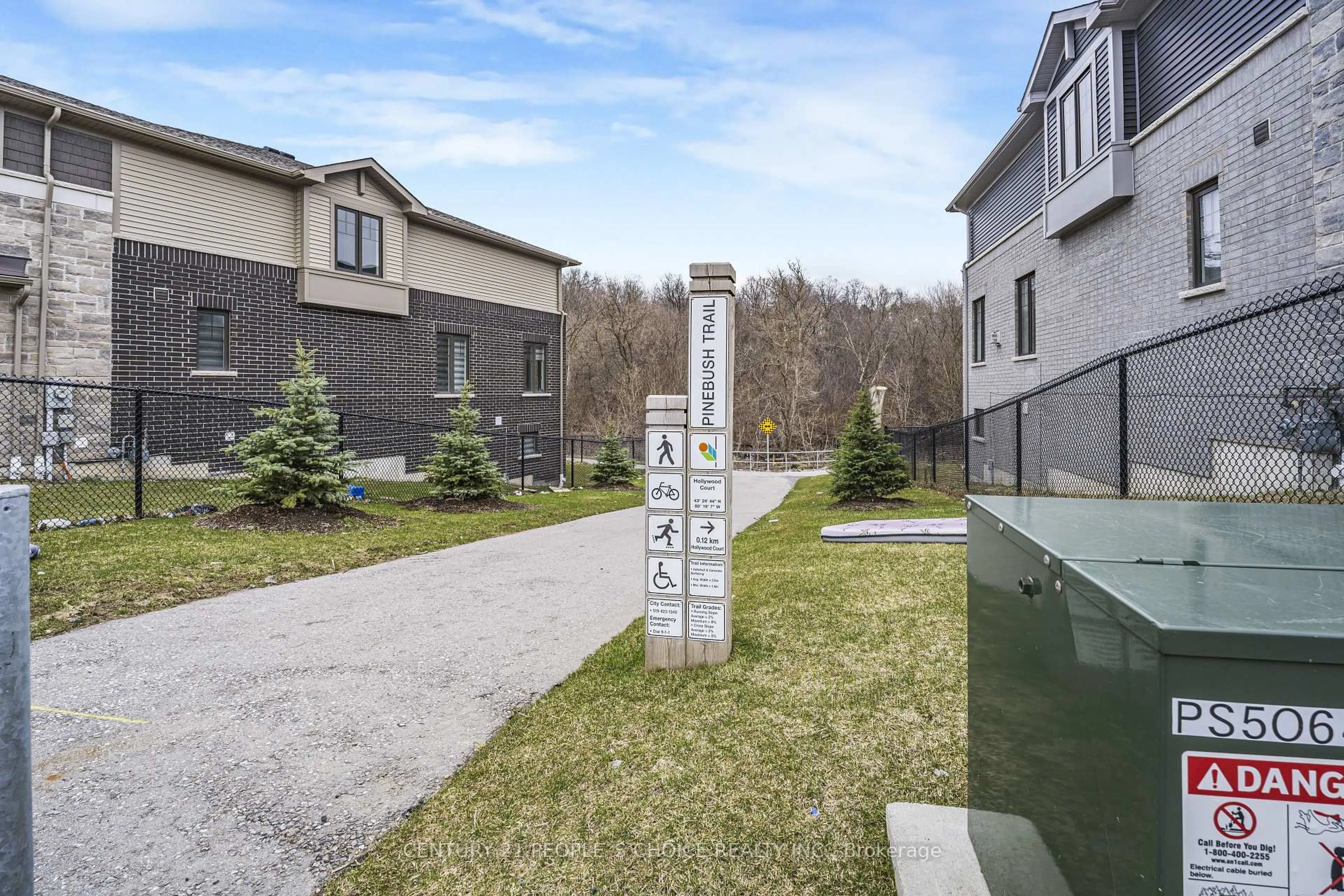 Patio, street for 10 Birmingham Dr #25, Cambridge Ontario N1R 0C5