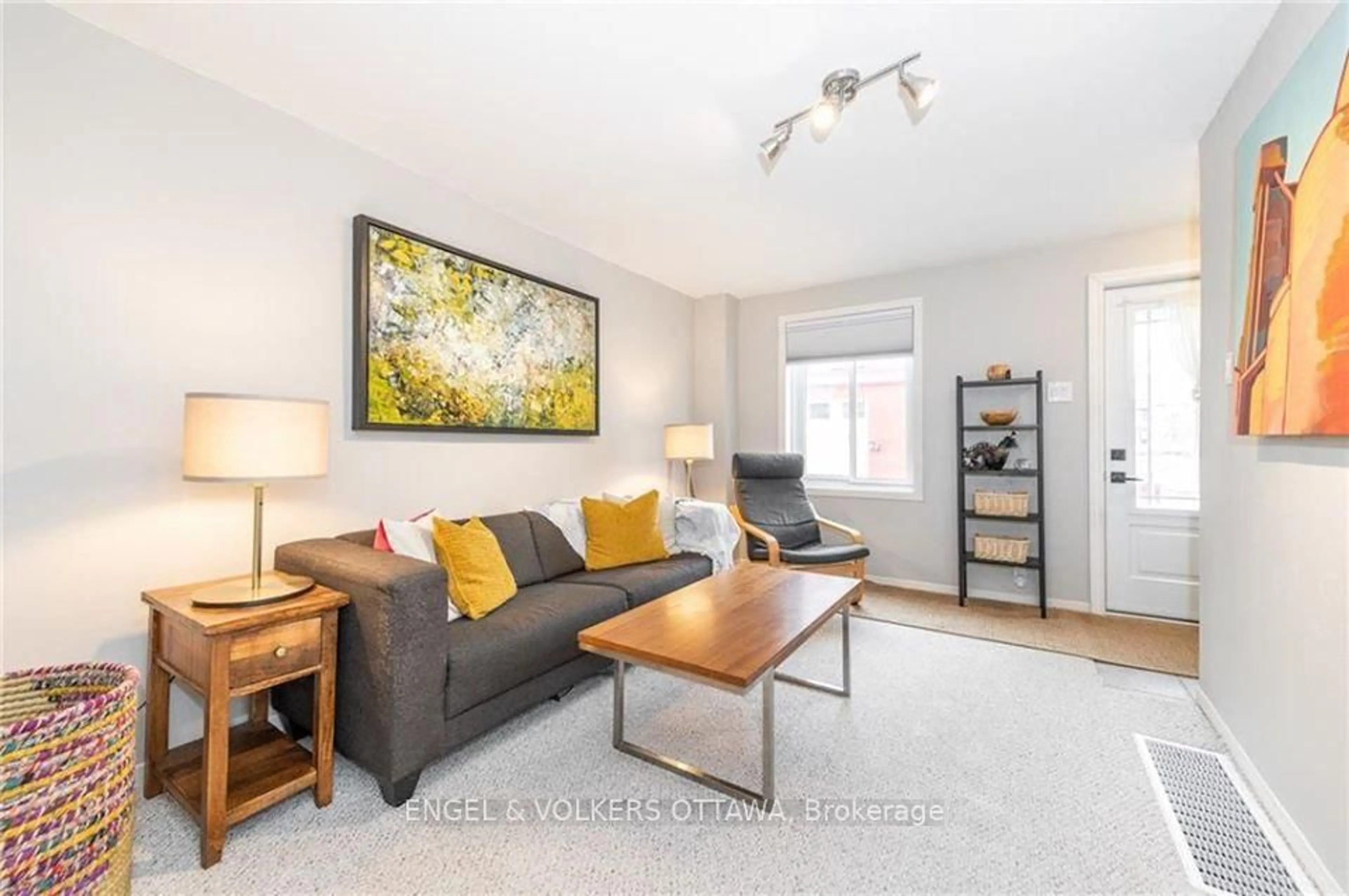 Living room with furniture, unknown for 223 Carruthers Ave, Ottawa Ontario K1Y 1N8