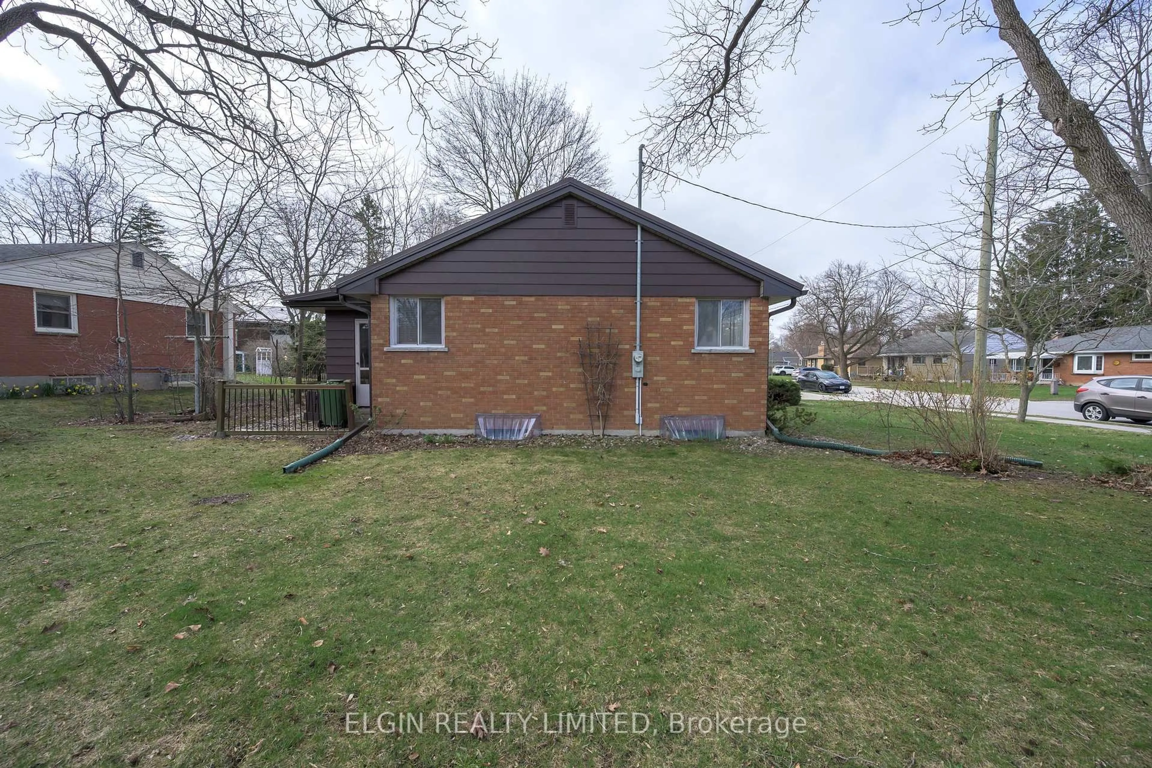 Home with brick exterior material, street for 8 Ermatinger St, St. Thomas Ontario N5R 4K4