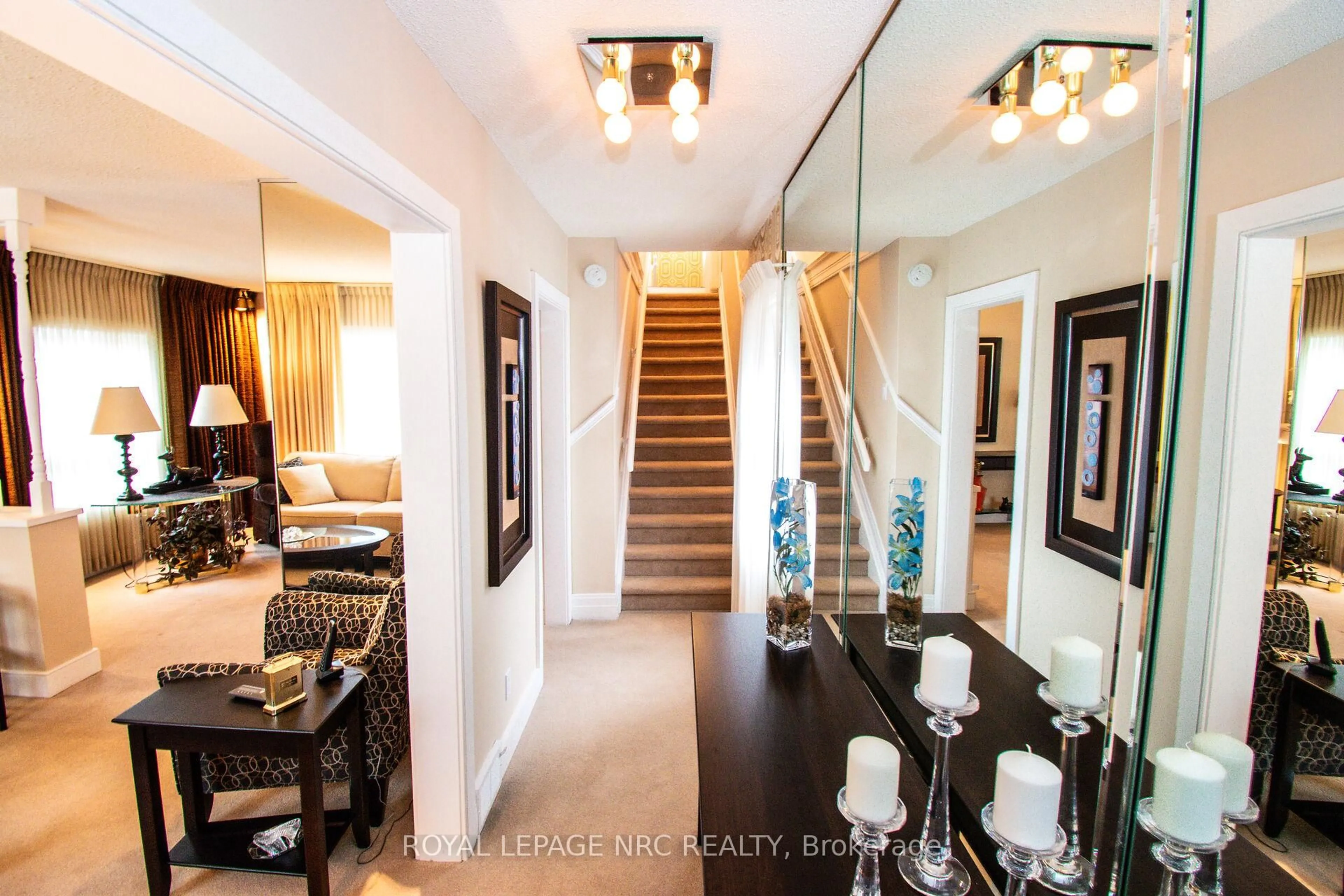 Indoor entryway for 111 Lake St, St. Catharines Ontario L2R 5X7