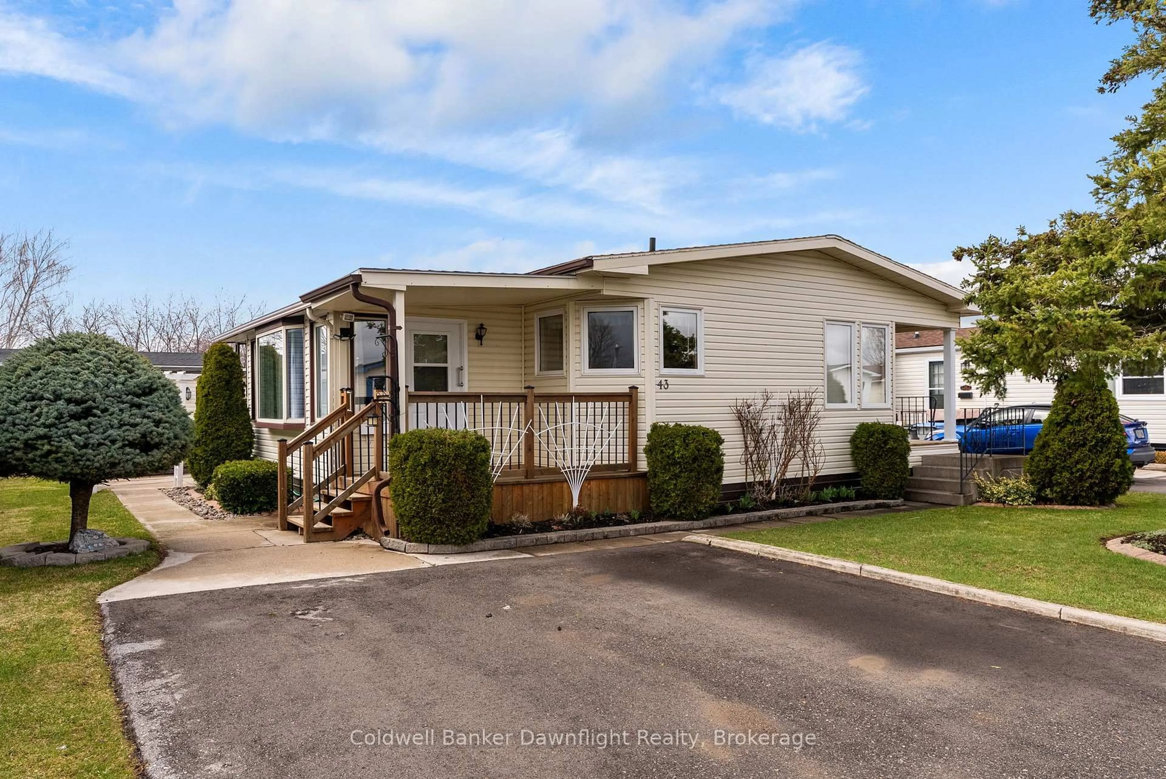 Home with vinyl exterior material, street for 43 Redford Dr, South Huron Ontario N0M 1S3