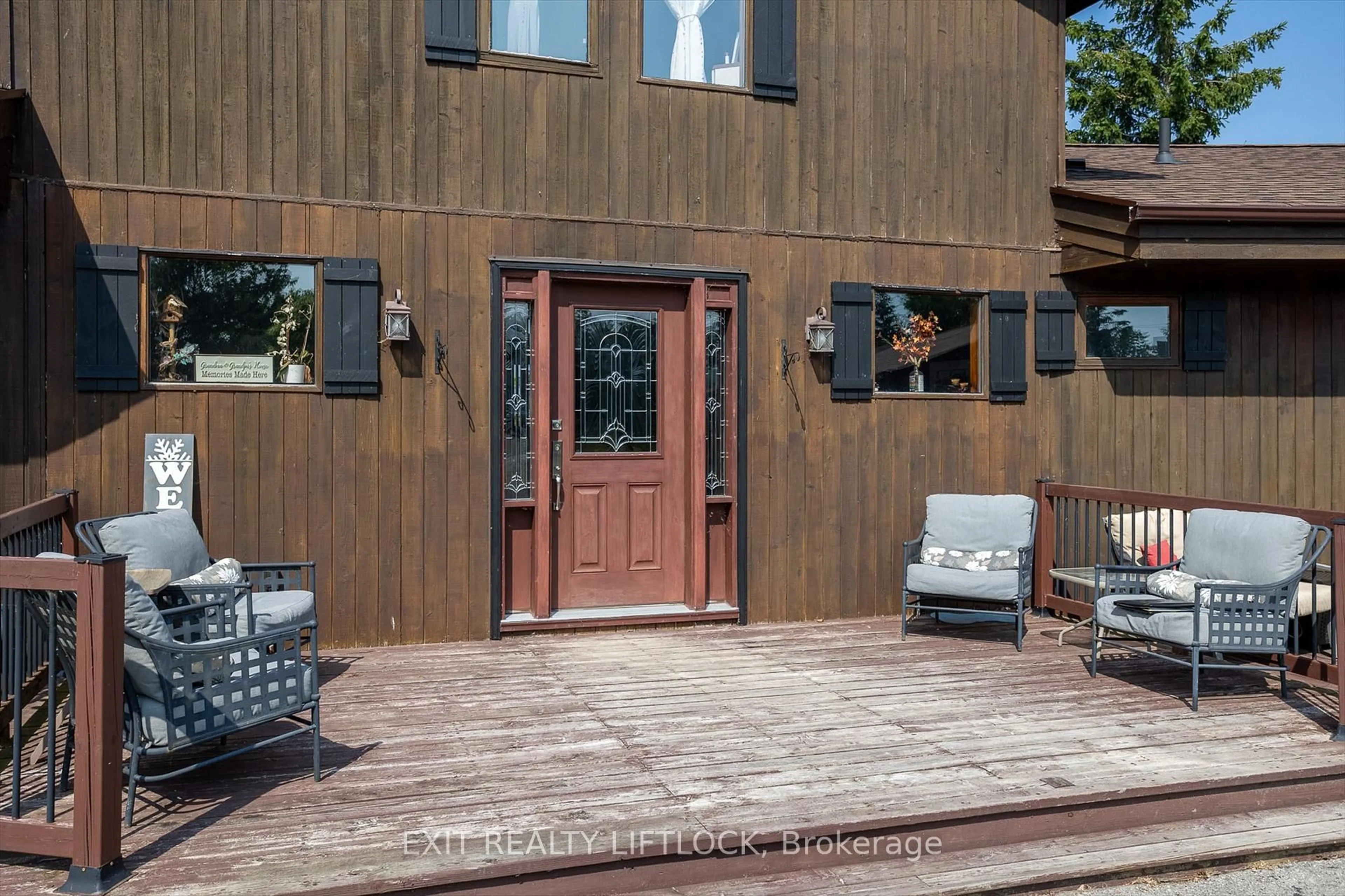 Indoor entryway for 25 Balsam Rd, Kawartha Lakes Ontario K9V 4R6
