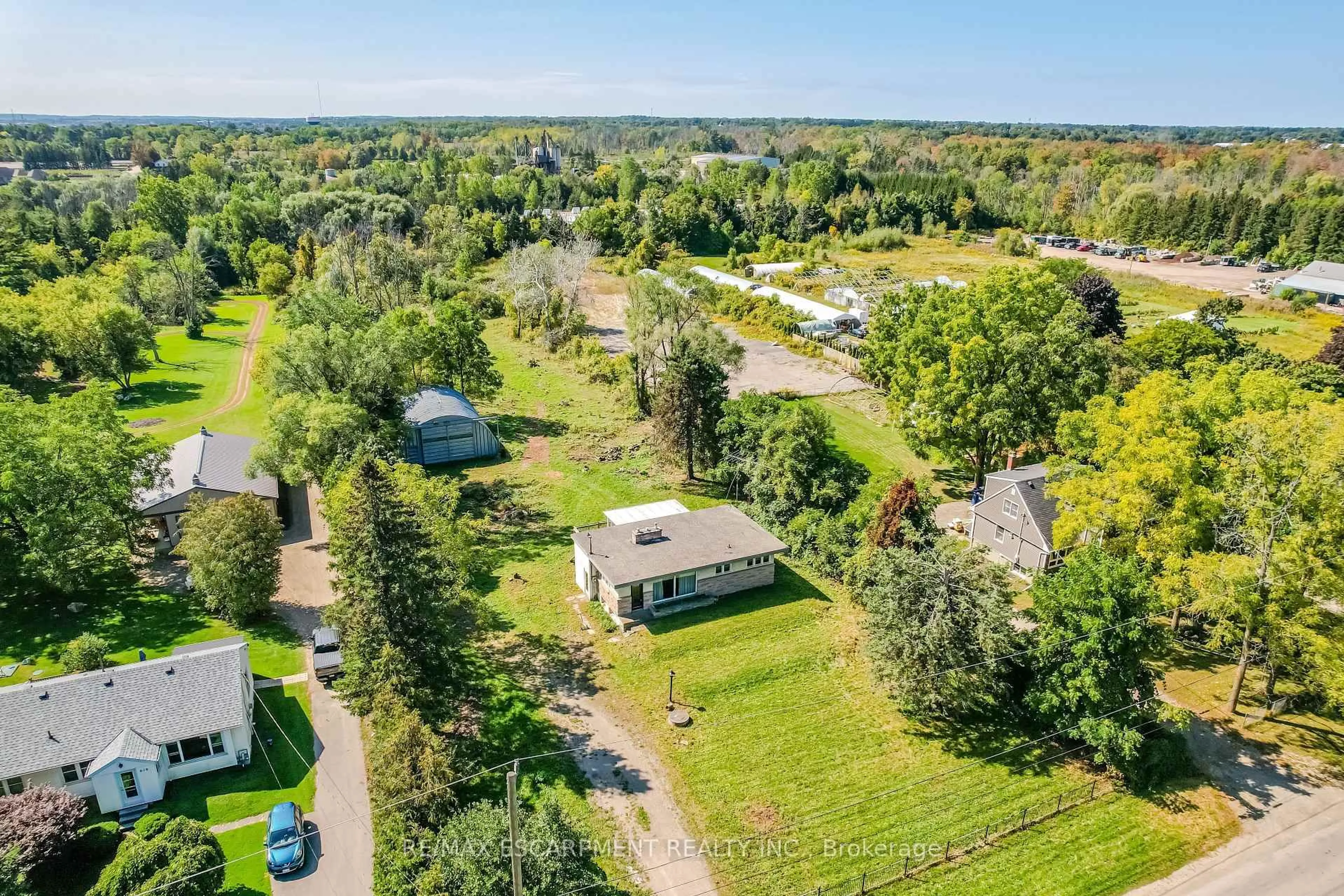 A pic from outside/outdoor area/front of a property/back of a property/a pic from drone, water/lake/river/ocean view for 623 Robson Rd, Hamilton Ontario L0R 2H1