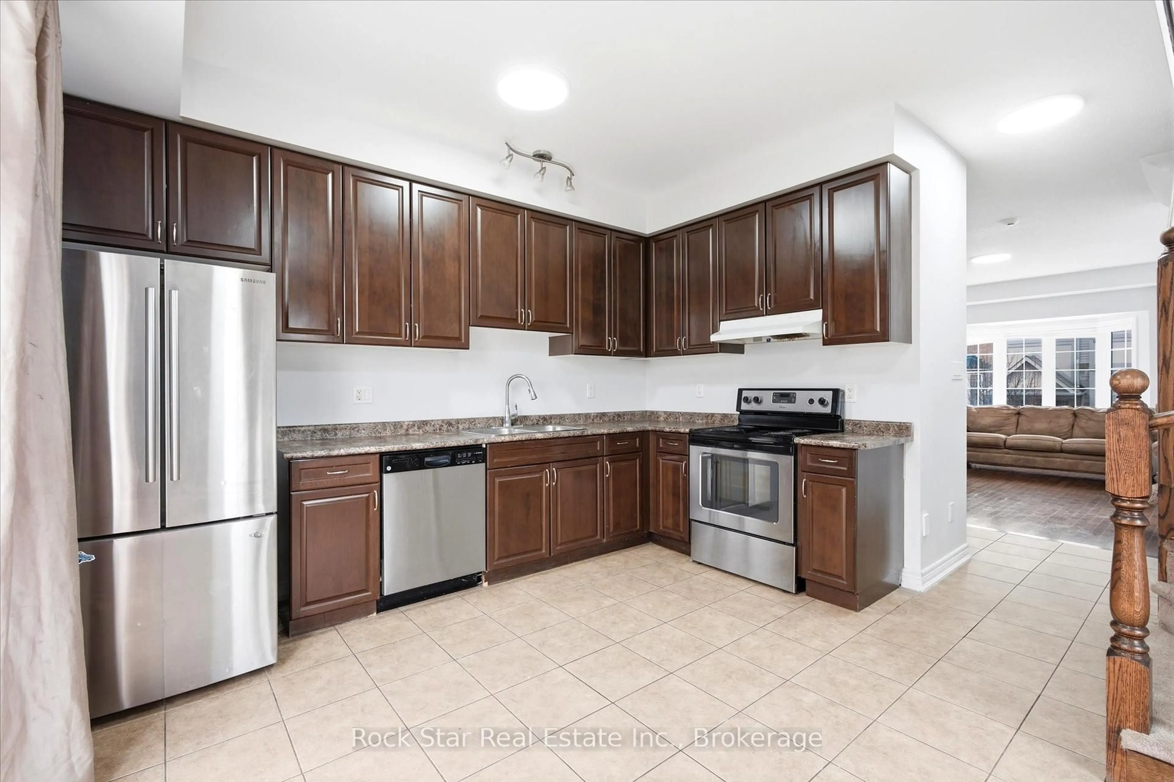 Standard kitchen, ceramic/tile floor for 342 Mill St #27, Kitchener Ontario N2M 2A5