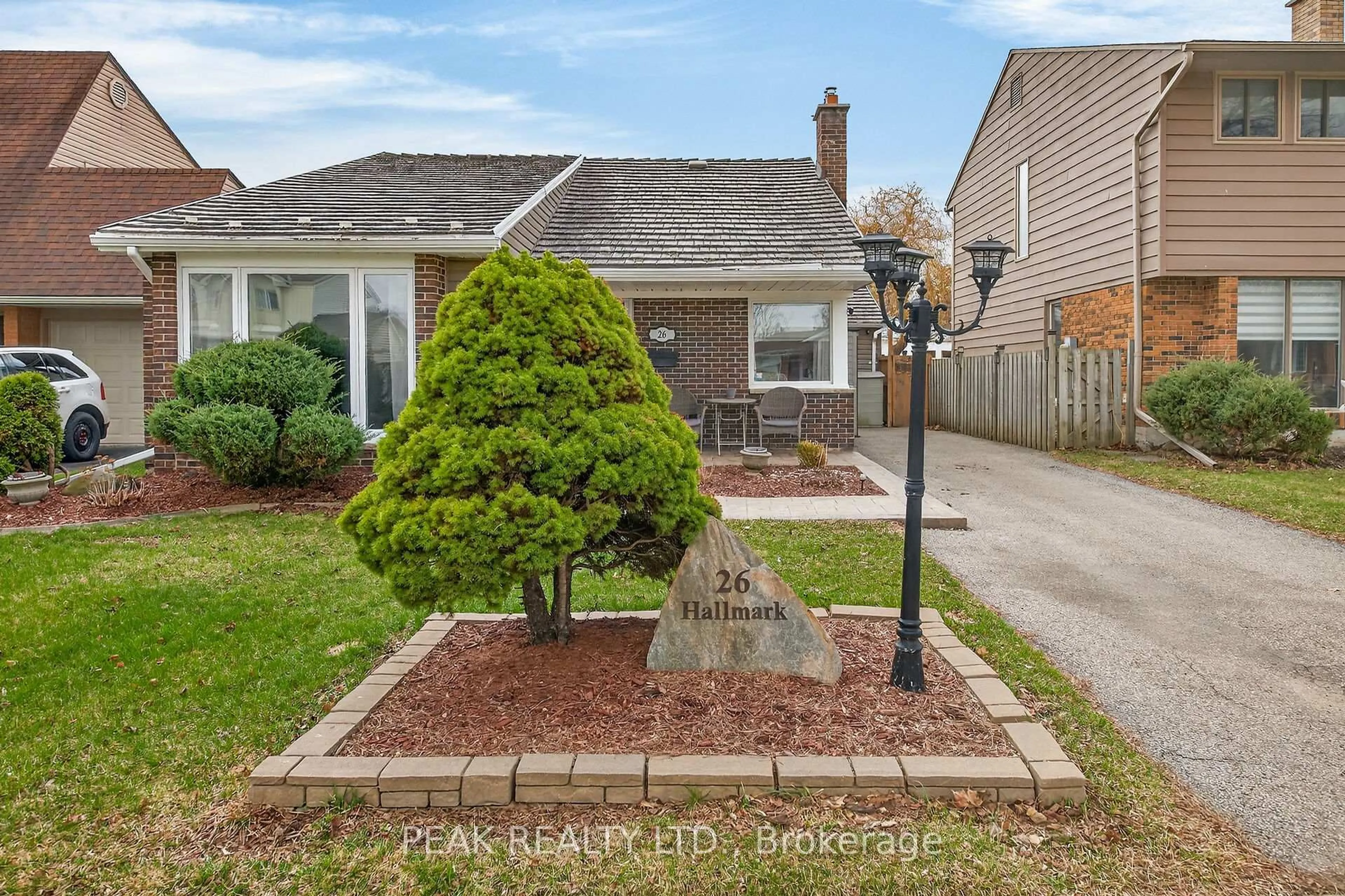 A pic from outside/outdoor area/front of a property/back of a property/a pic from drone, street for 26 Hallmark St, Brantford Ontario N3P 1A5