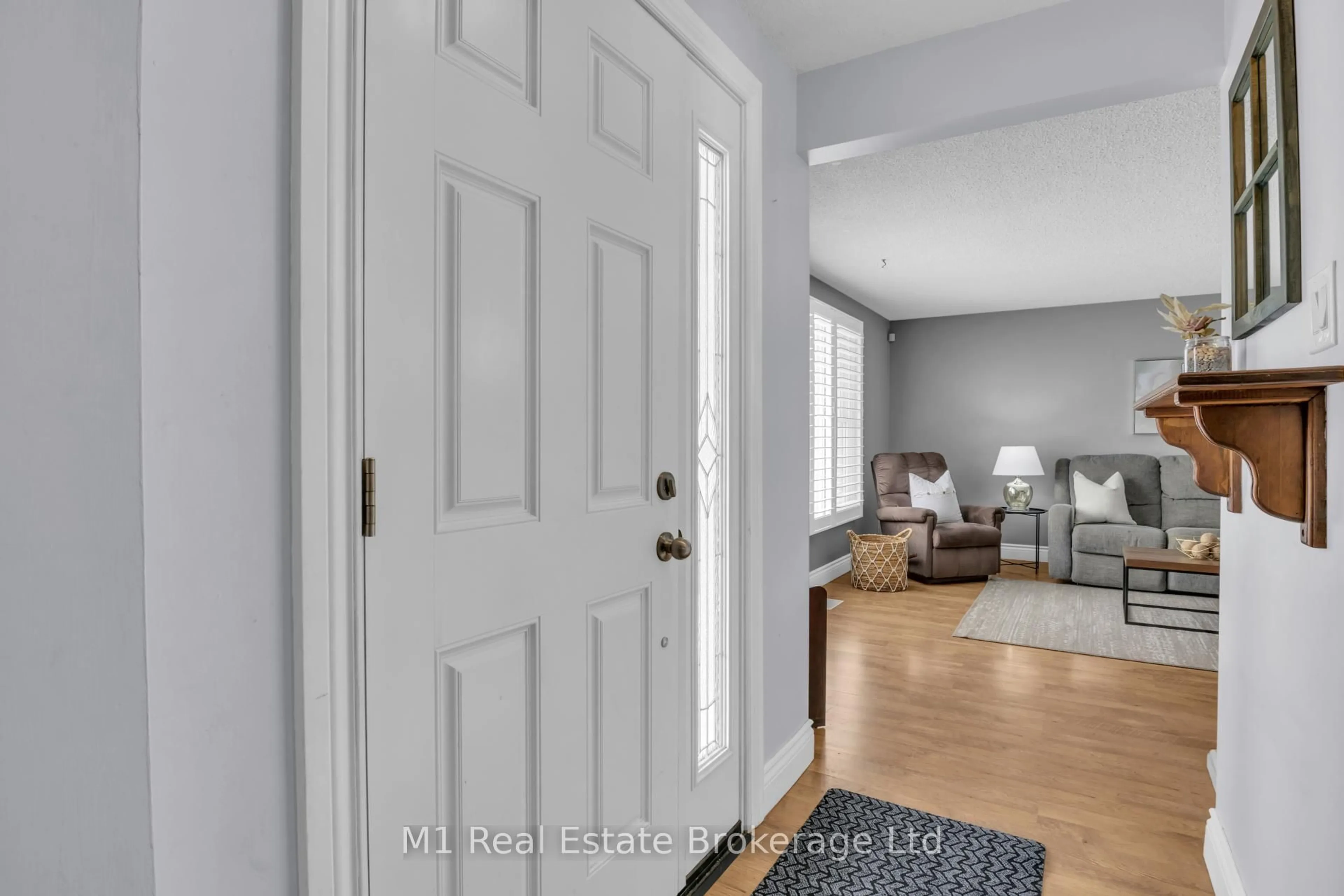 Indoor entryway for 506 Mctavish St, Centre Wellington Ontario N1M 3C7