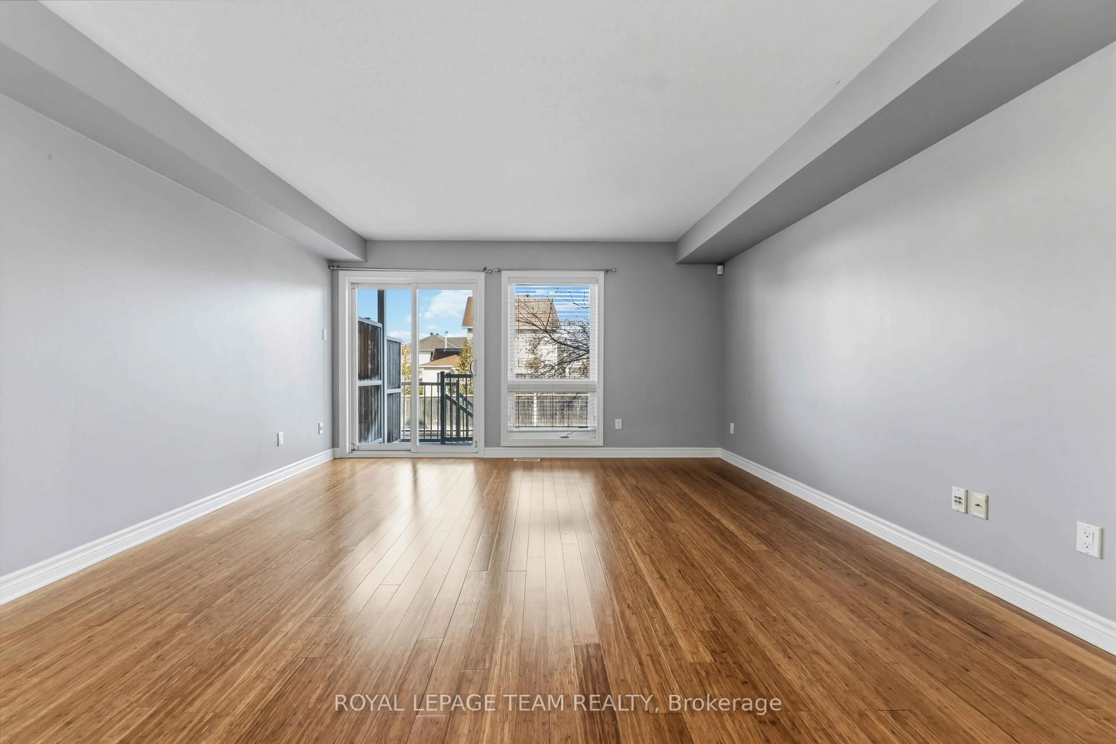 A pic of a room for 405 Chapman Mills Dr #A, Ottawa Ontario K2J 0M7