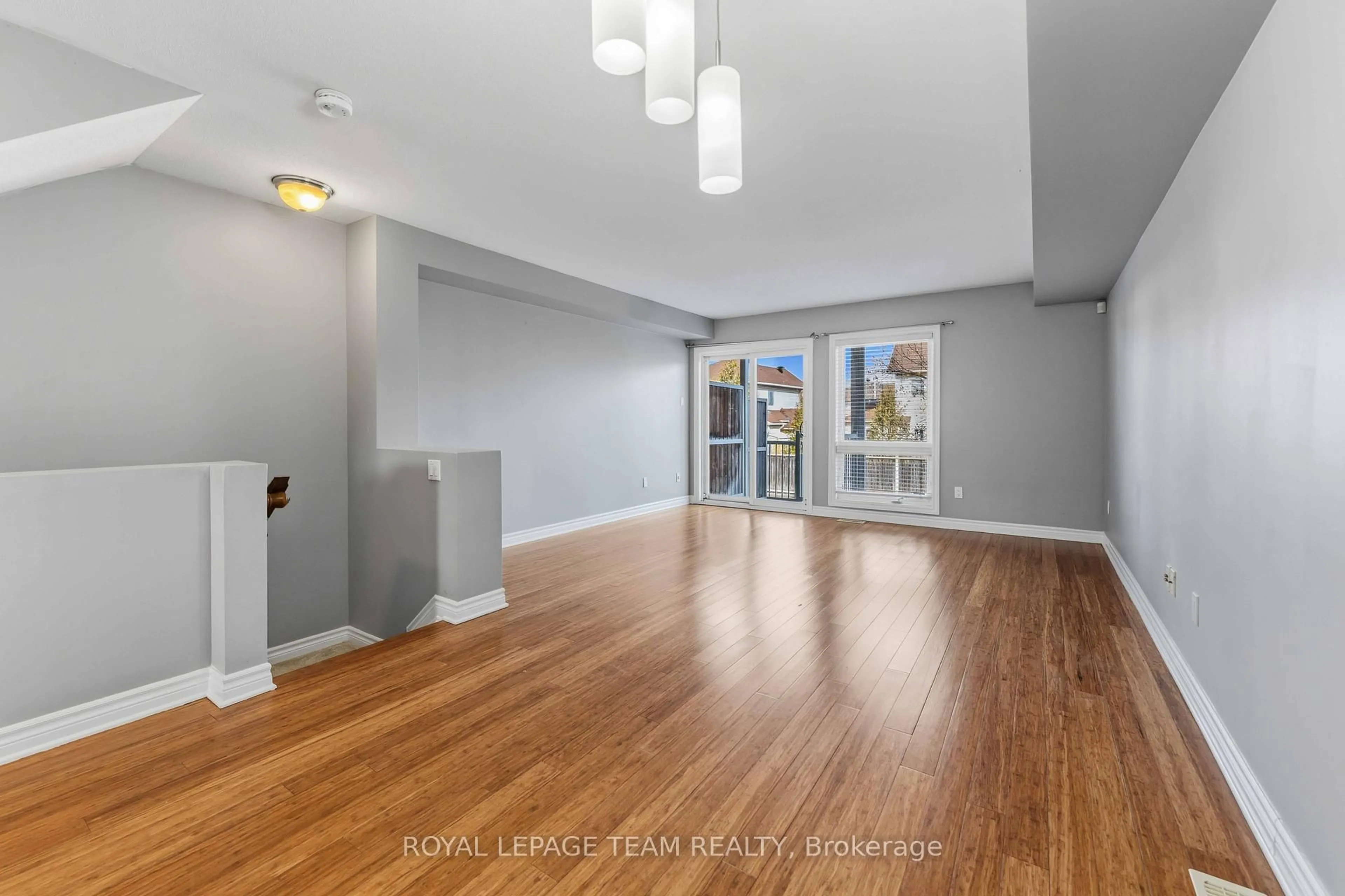 Unknown for 405 Chapman Mills Dr #A, Ottawa Ontario K2J 0M7