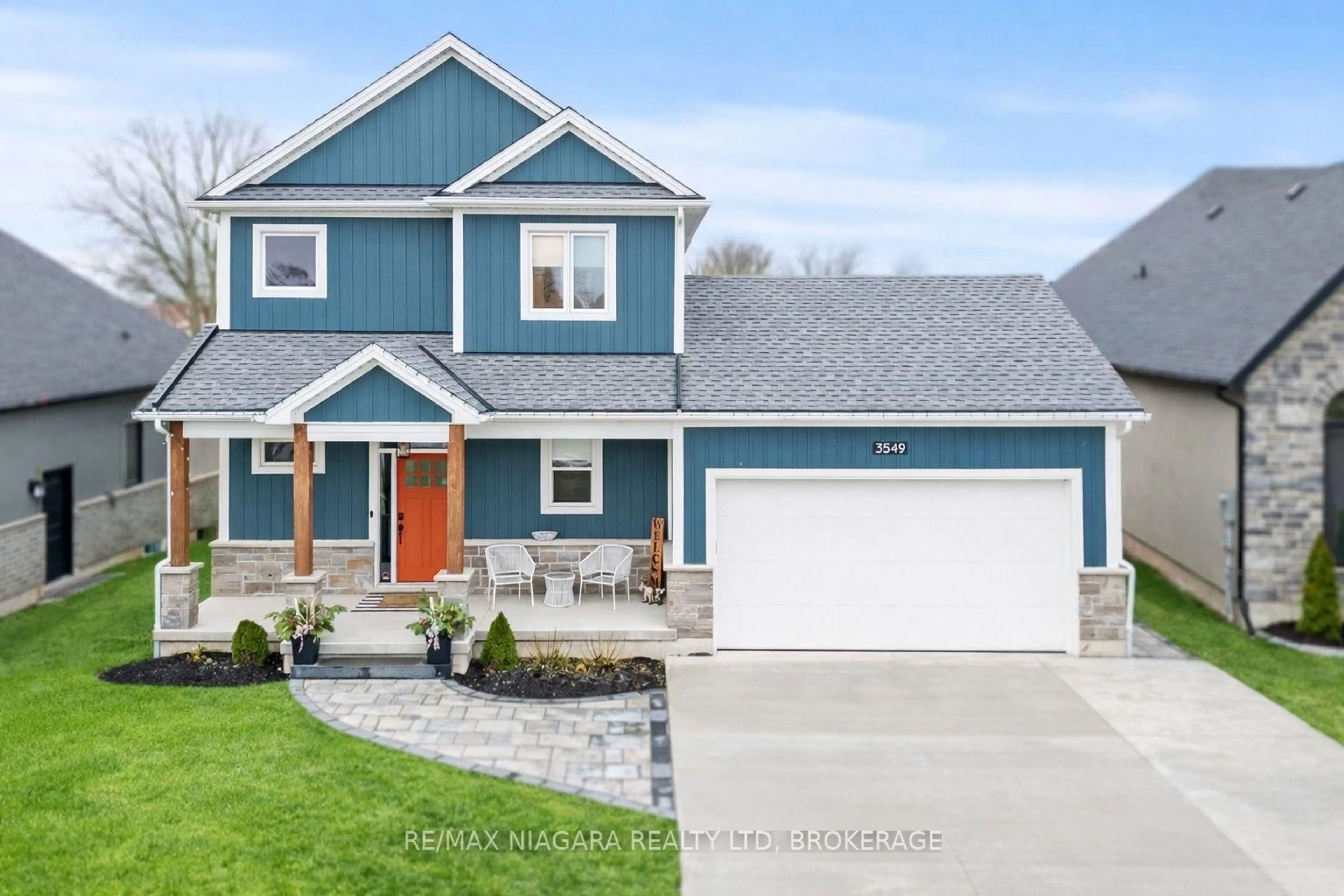 Home with vinyl exterior material, street for 3549 Canfield Cres, Fort Erie Ontario L0S 1S0