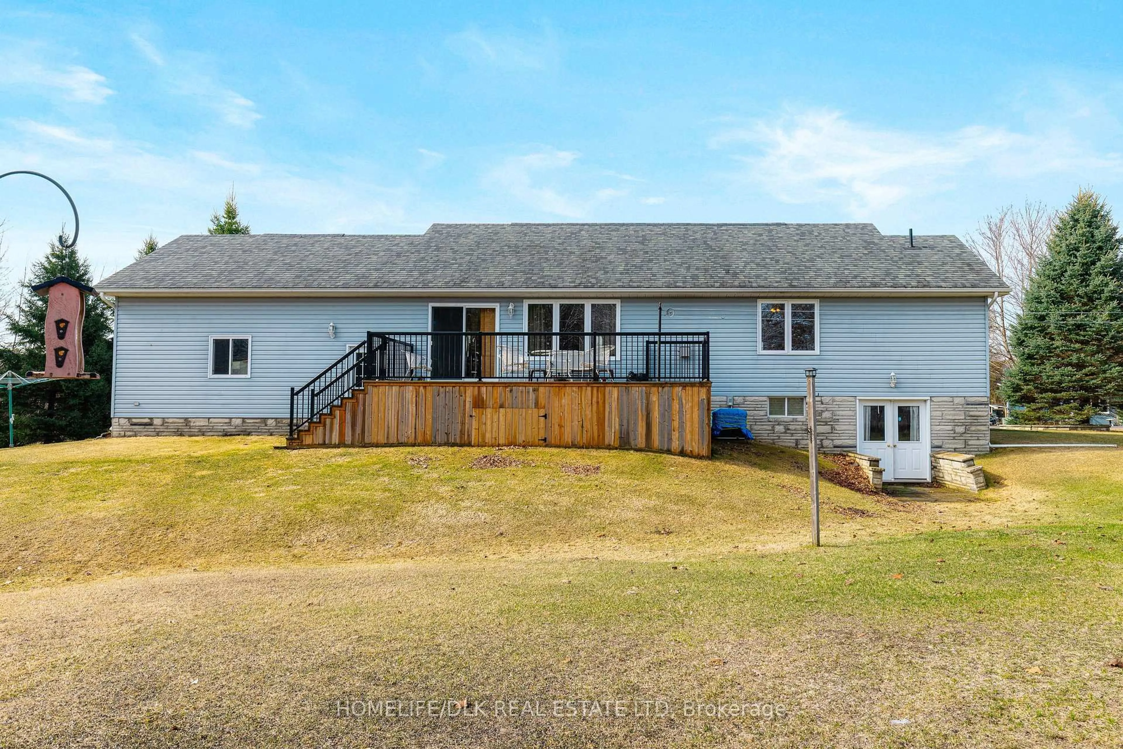 A pic from outside/outdoor area/front of a property/back of a property/a pic from drone, unknown for 1561 Blue Church Rd, Augusta Ontario K0E 1T0