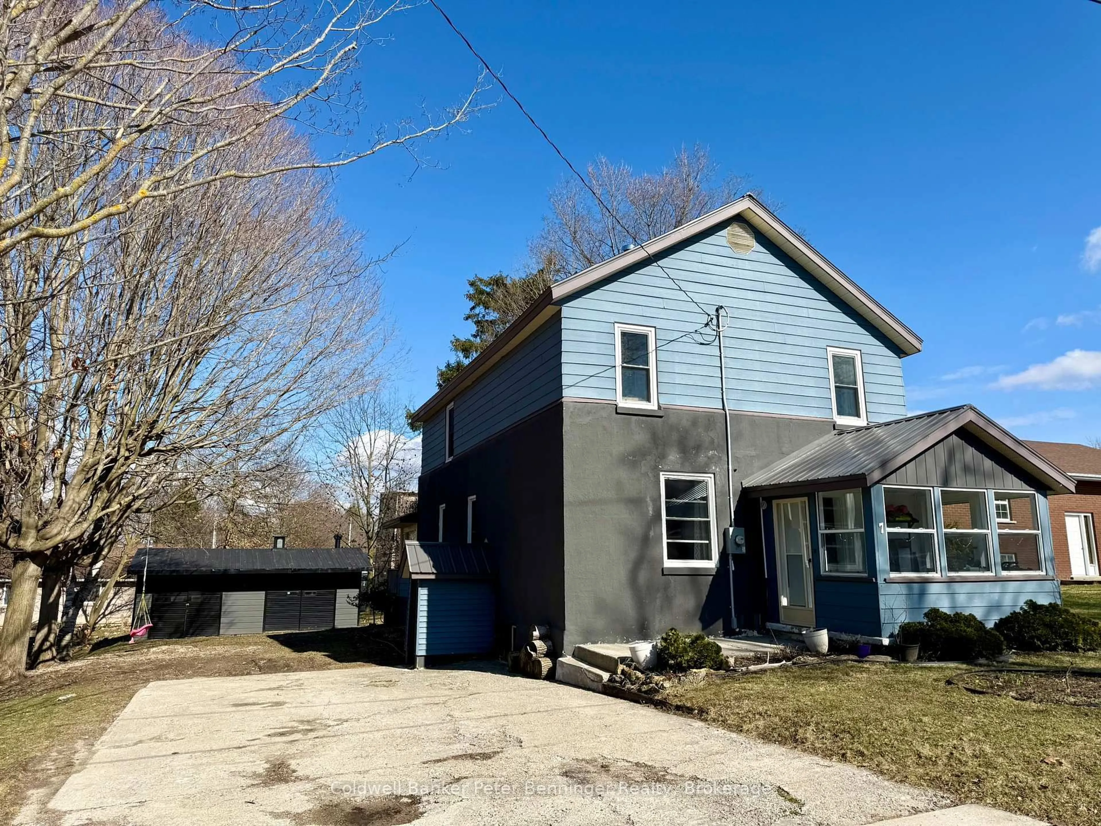 A pic from outside/outdoor area/front of a property/back of a property/a pic from drone, street for 7 Brownlee St, South Bruce Ontario N0G 2S0